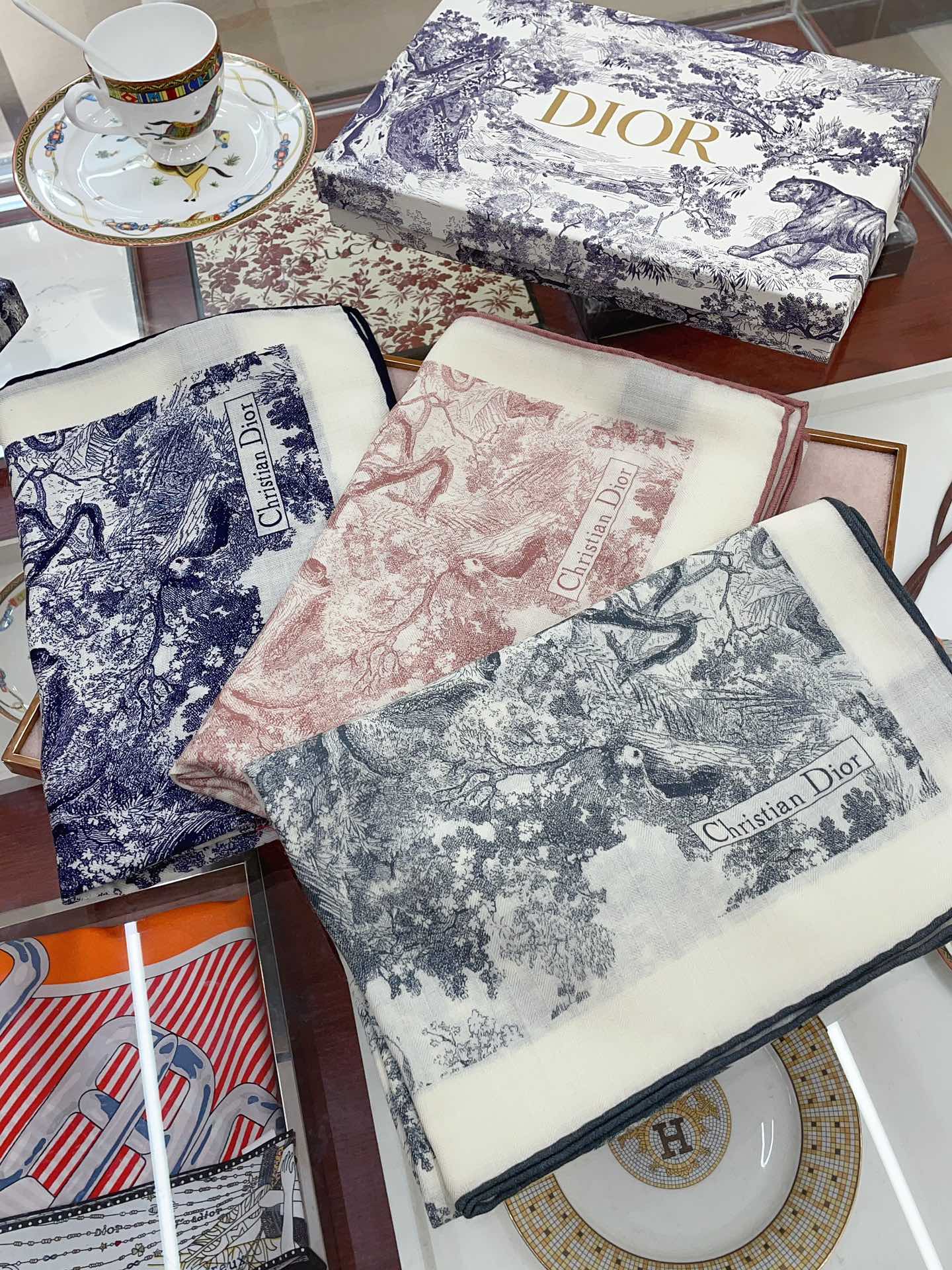 Streetwear Scarf Dior 328749 SIZE:60*180cm - vstockx