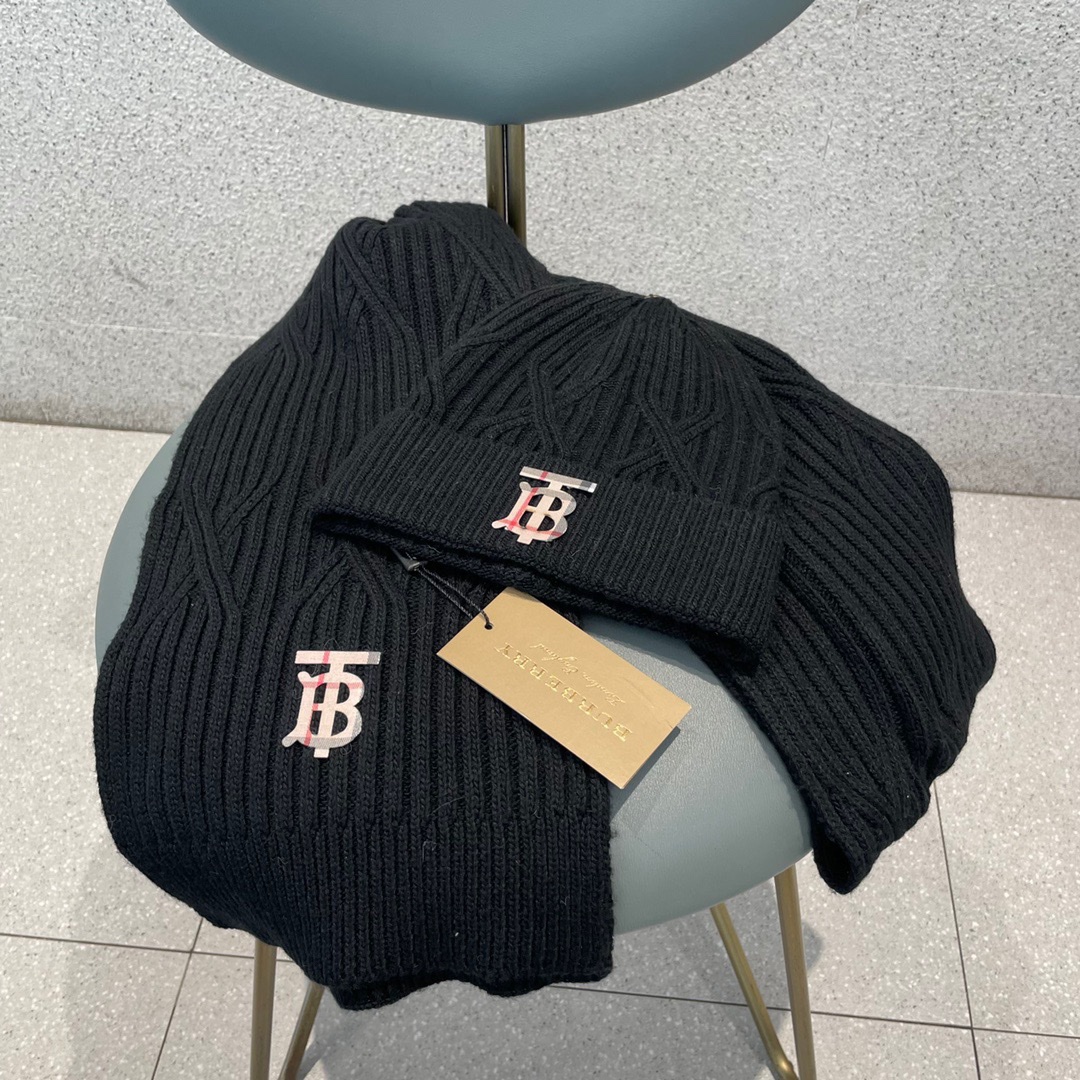 Hat & Scarf Burberry 1 - vstockx