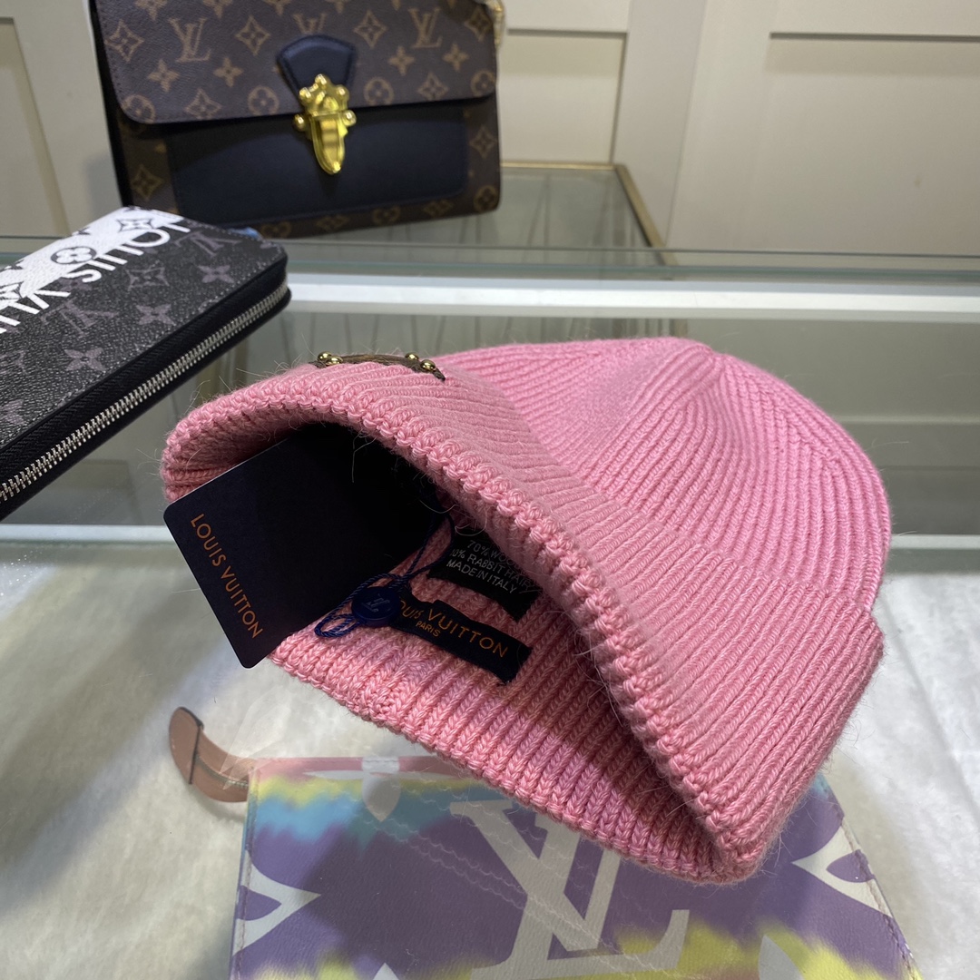 Hat & Scarf Louis Vuitton 3 - vstockx