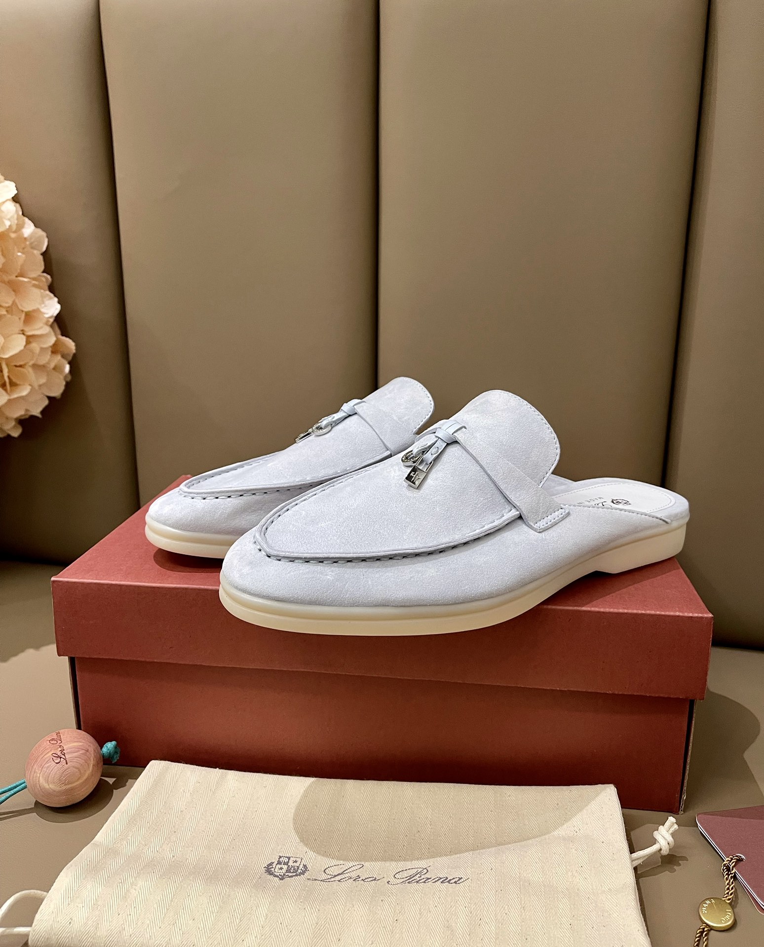Loro Piana shoes 255 - vstockx