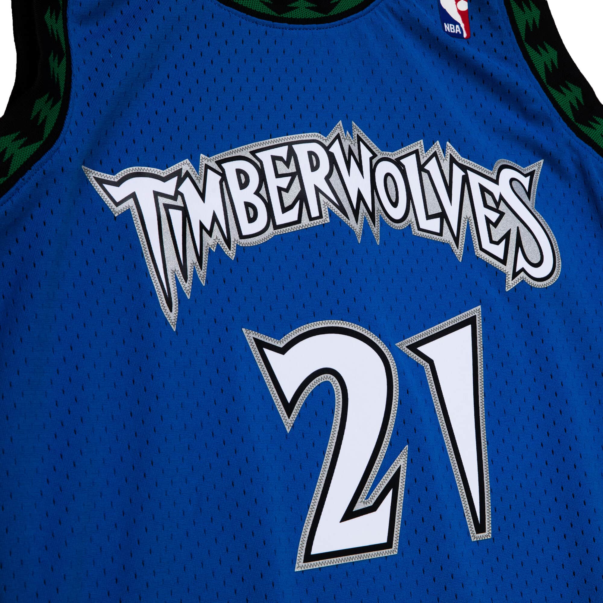 Women's Swingman Kevin Garnett Minnesota Timberwolves 2003-04 Jersey - vstockx