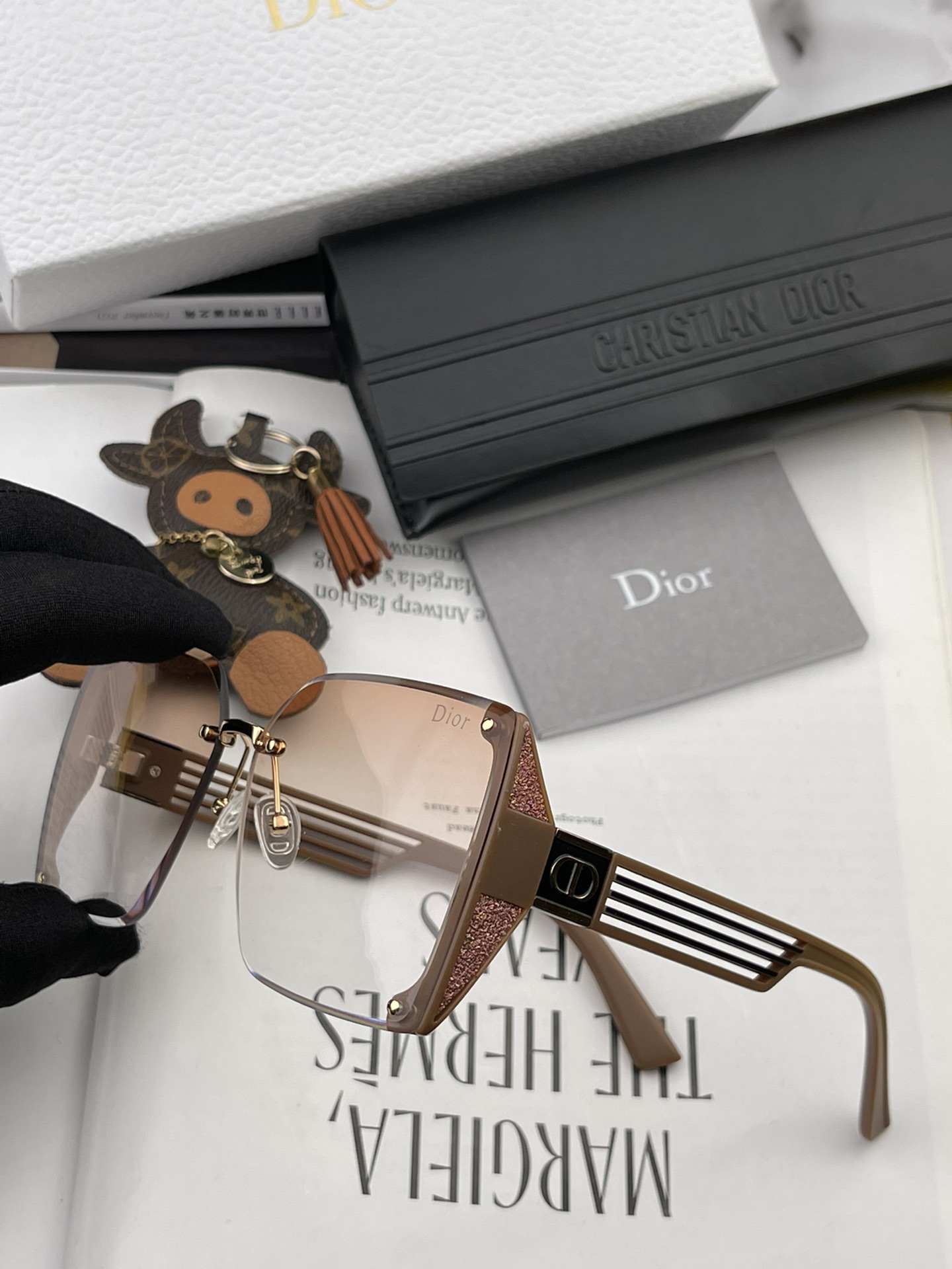 sunglasses Dior CD2220 - vstockx