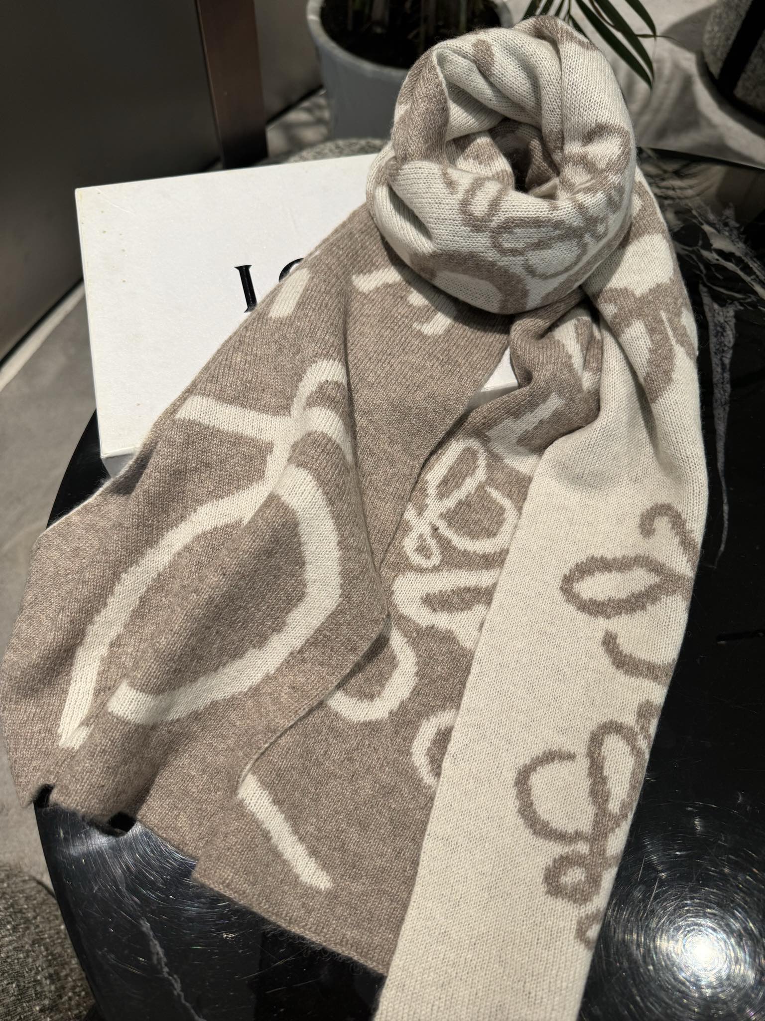 Streetwear Scarf Loewe 328961 SIZE:180×30cm - vstockx