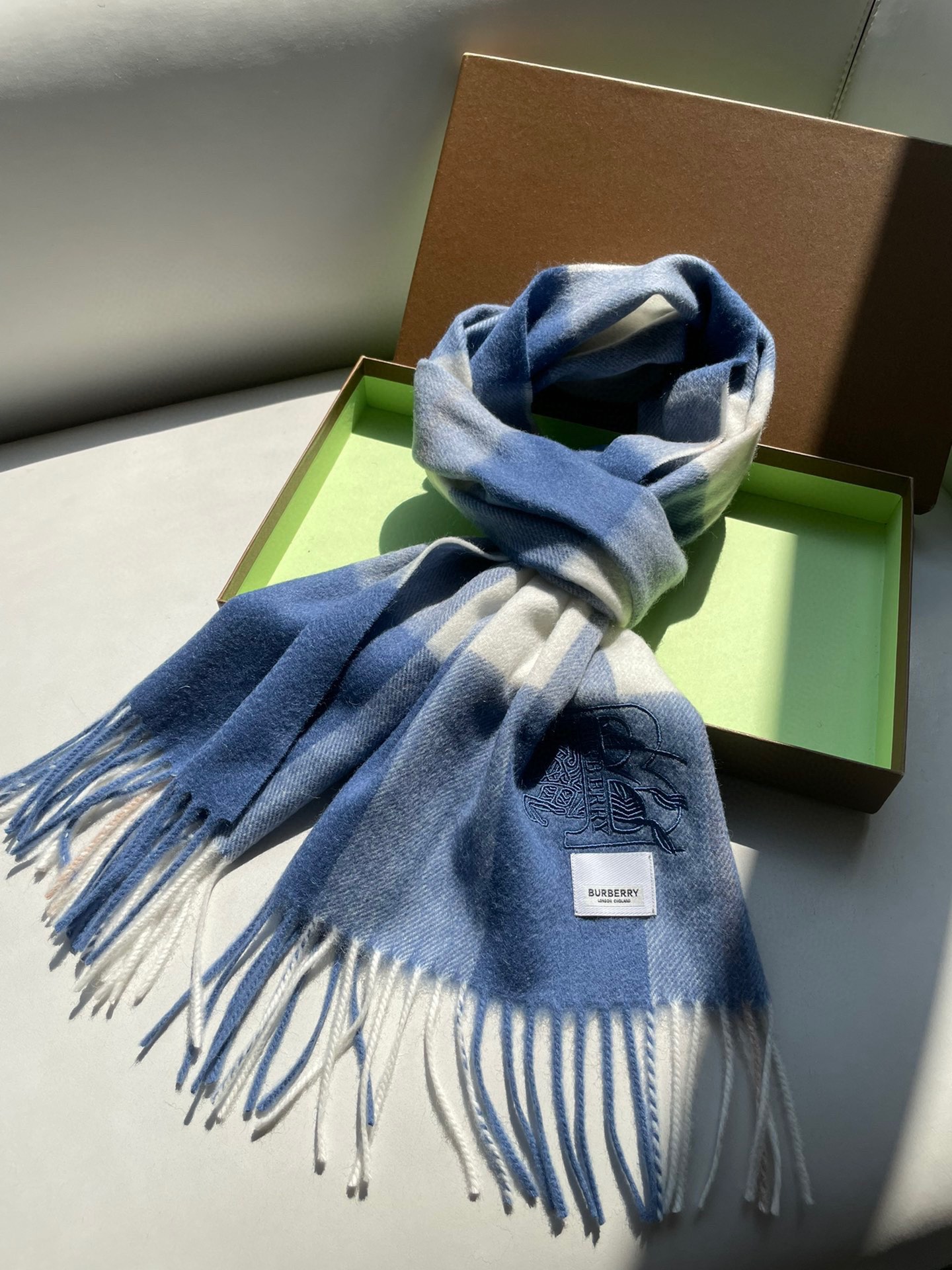 Streetwear Scarf Burberry 329088 size:180*35cm - vstockx