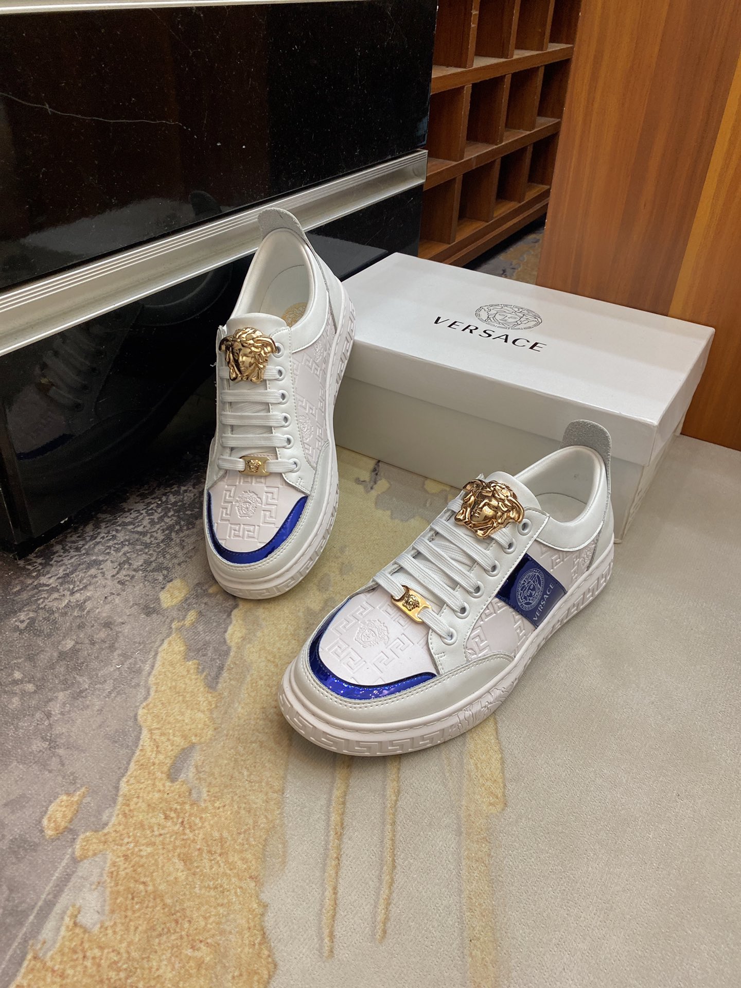 Versace Greca Sneaker 12 - vstockx