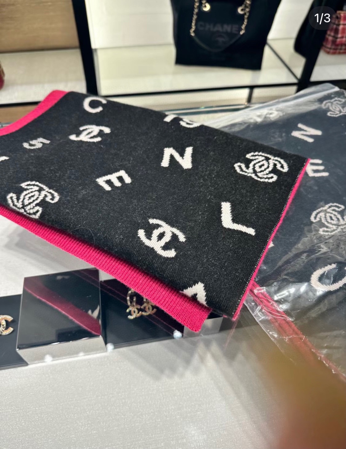 Streetwear Scarf CHANEL 328927 SIZE:35*180cm - vstockx