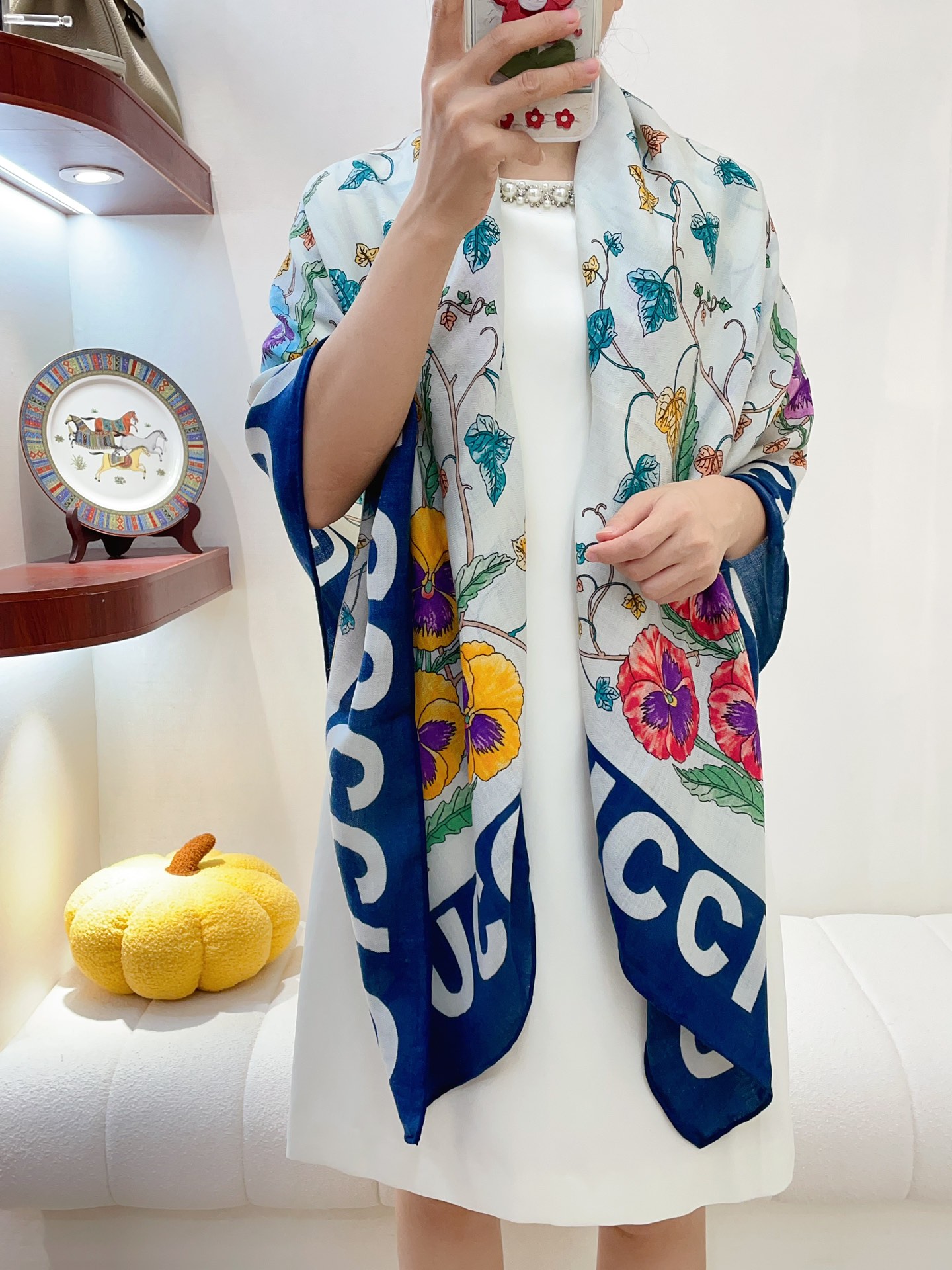 Streetwear Scarf GUCCI 328776 SIZE:90cm*90cm - vstockx