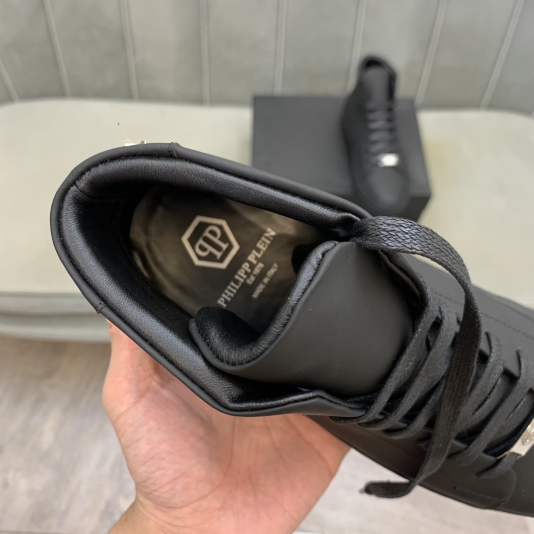 Philipp Plein High Top Sneakers 7 - vstockx