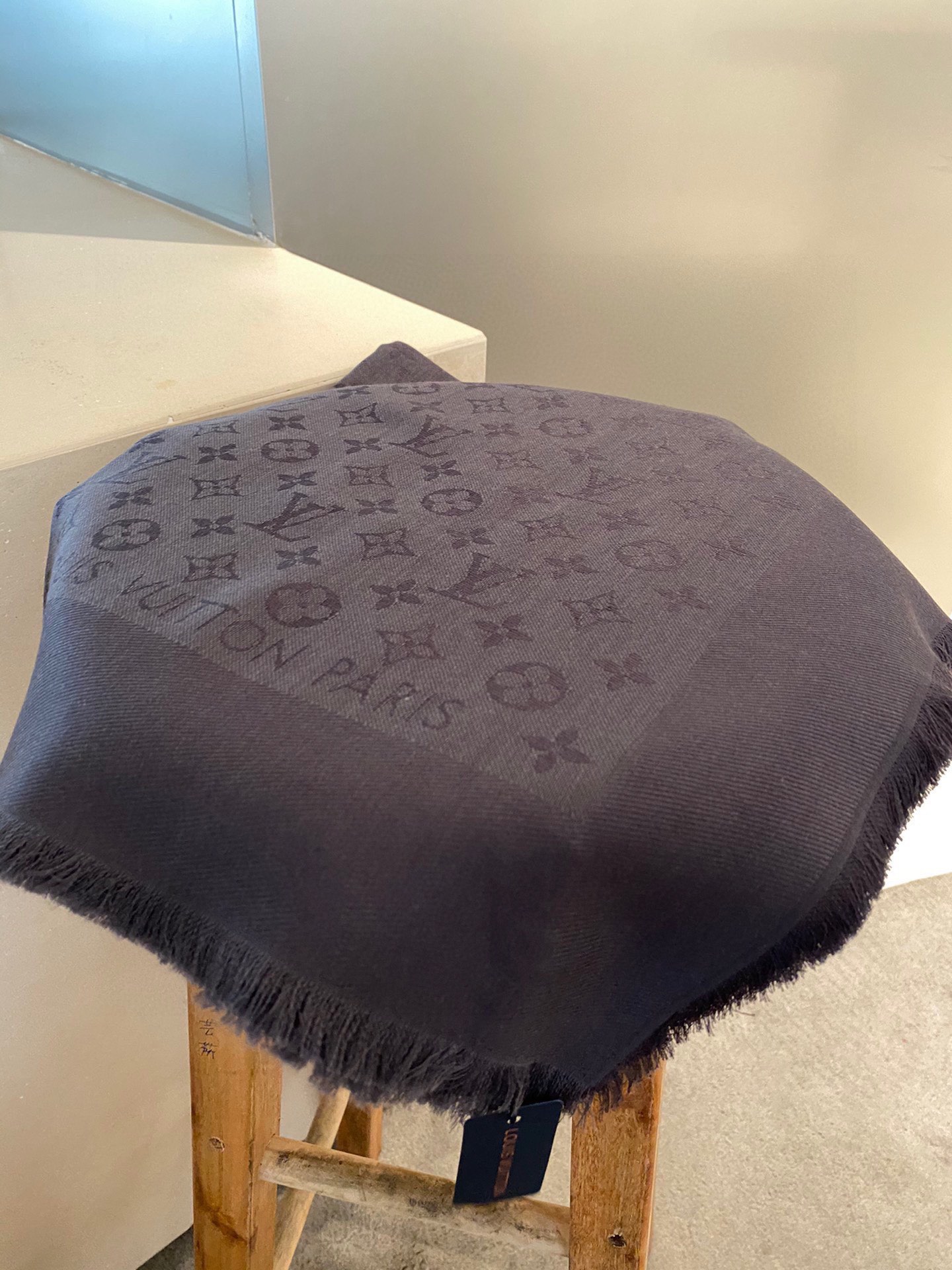 Streetwear Scarf LV 328937 SIZE:140*140cm - vstockx