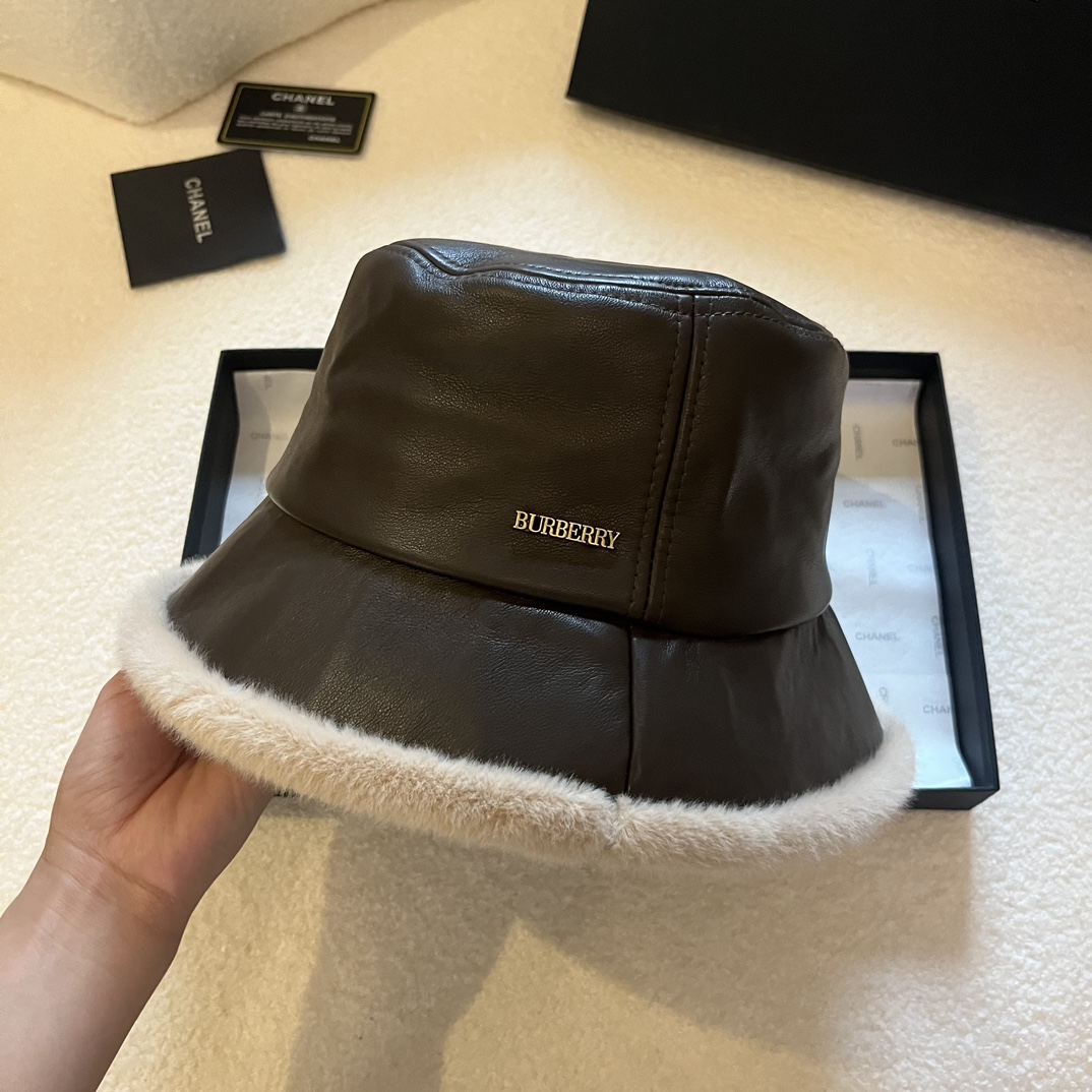 Streetwear Hat BURBERRY 329183 - vstockx