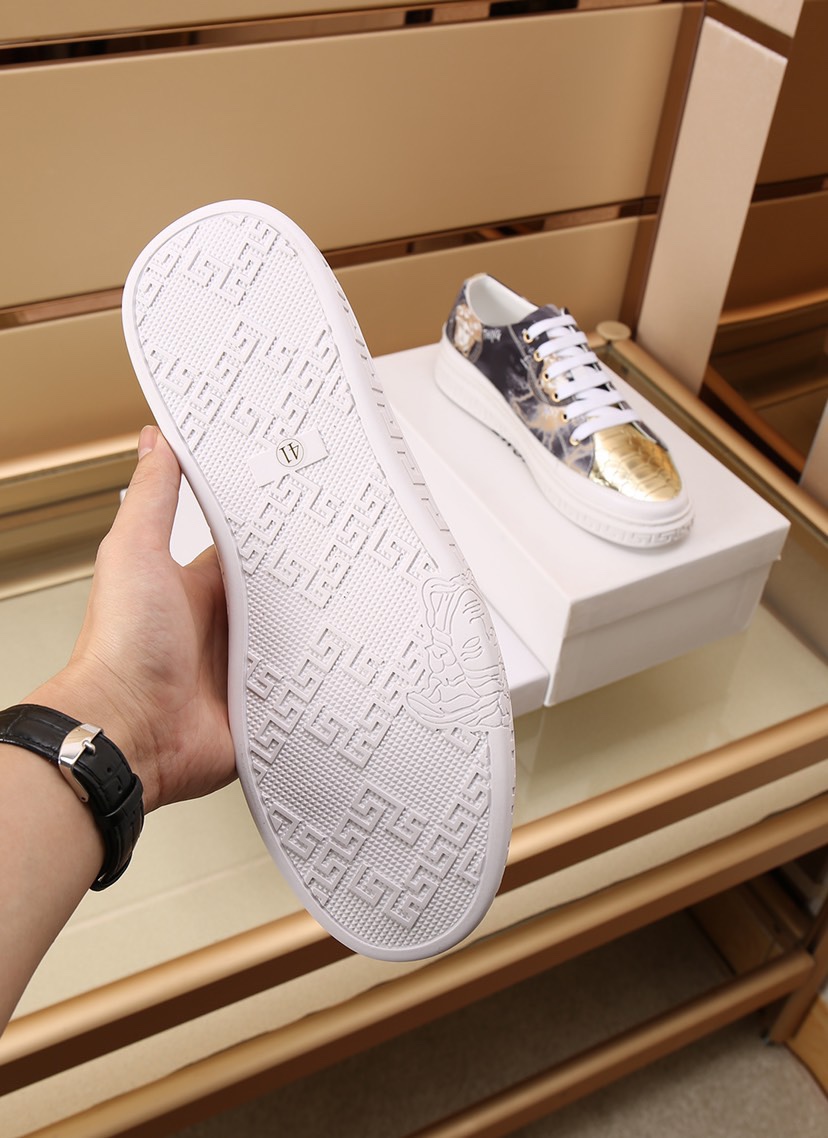 Versace Greca Sneaker 26 - vstockx