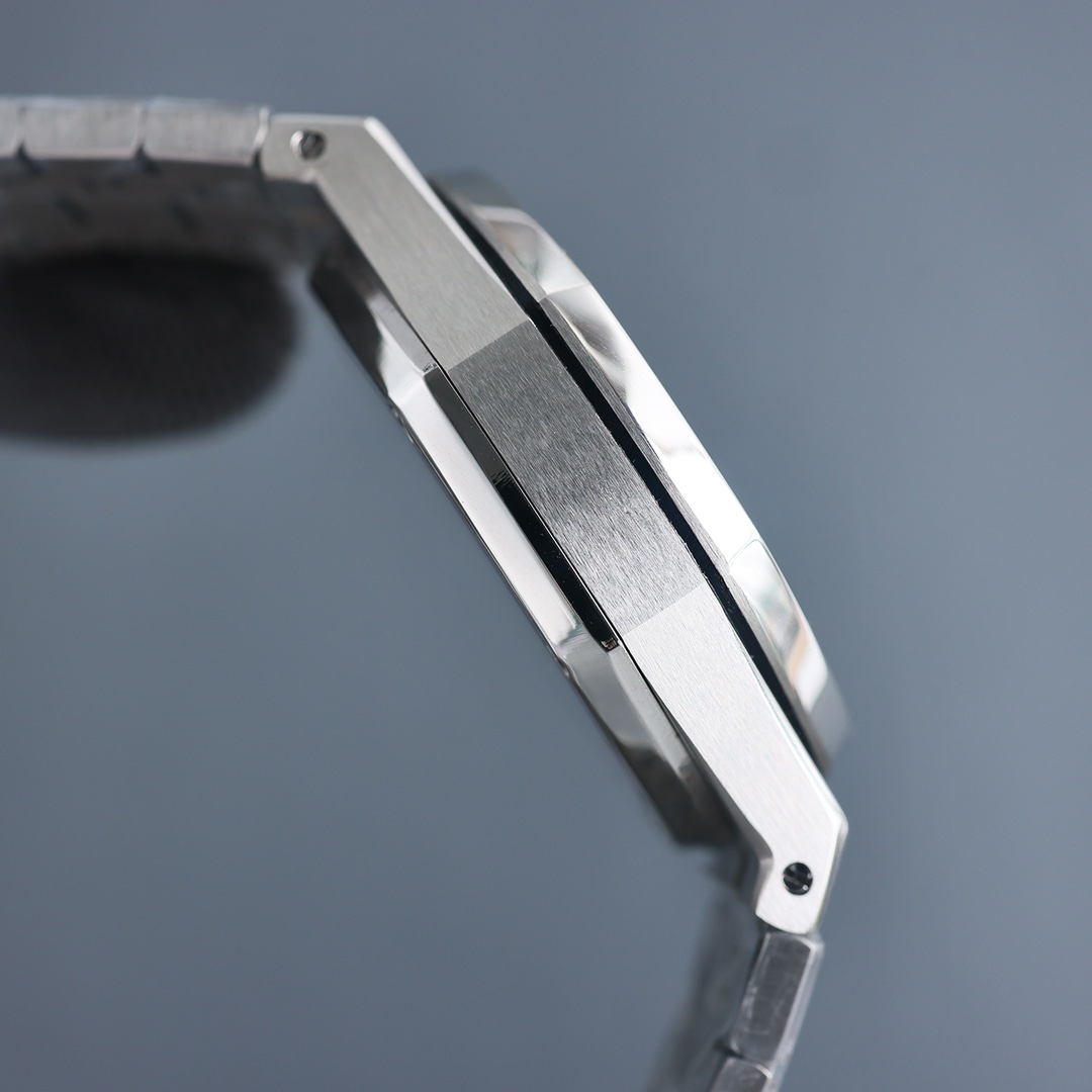 Watches AudemarsPiguet 323082 size:41*12 mm - vstockx