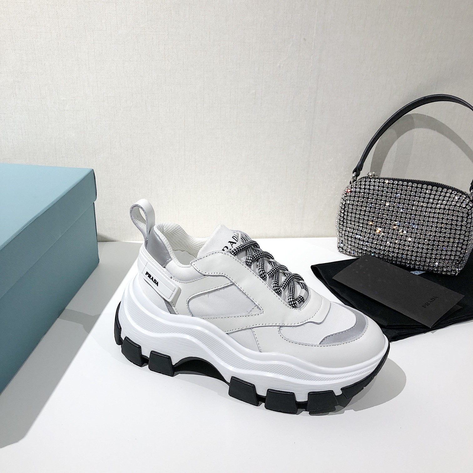Prada Low Top sneaker 47 - vstockx