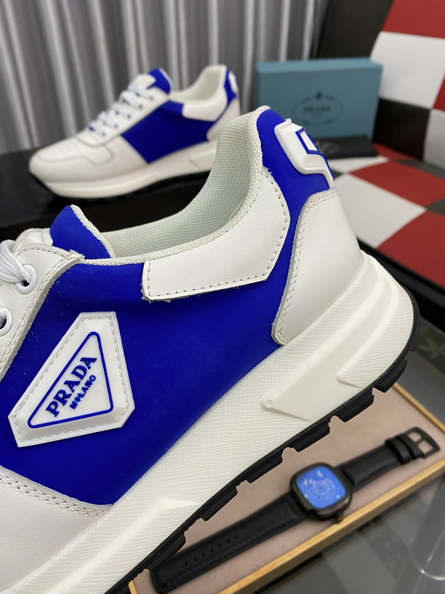 Prada Low Top sneaker 7 - vstockx