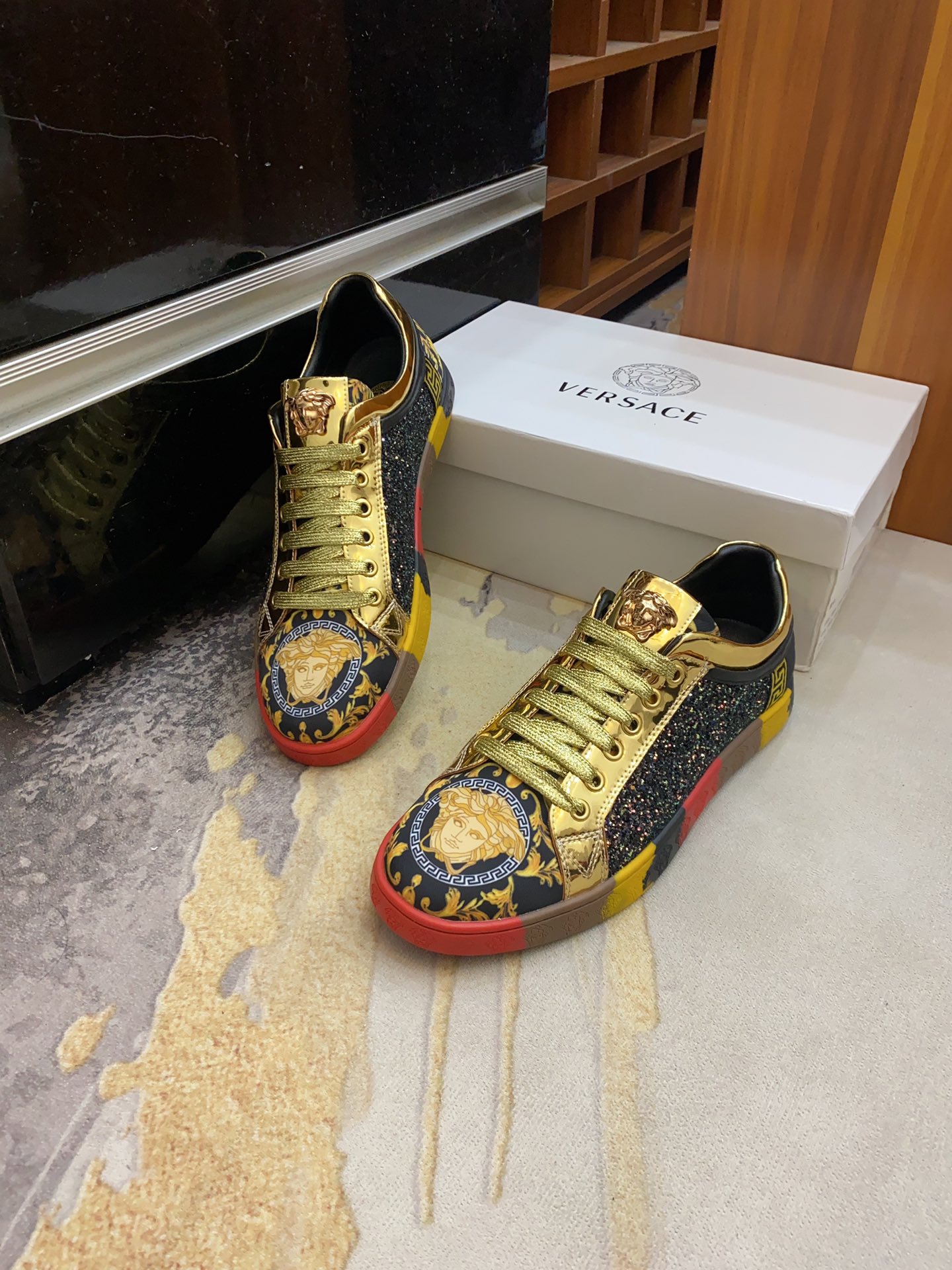 Versace Greca Sneaker 10 - vstockx