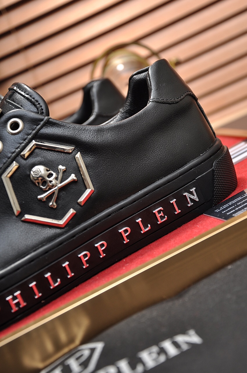 Philipp Plein Low Top Sneakers 37 - vstockx