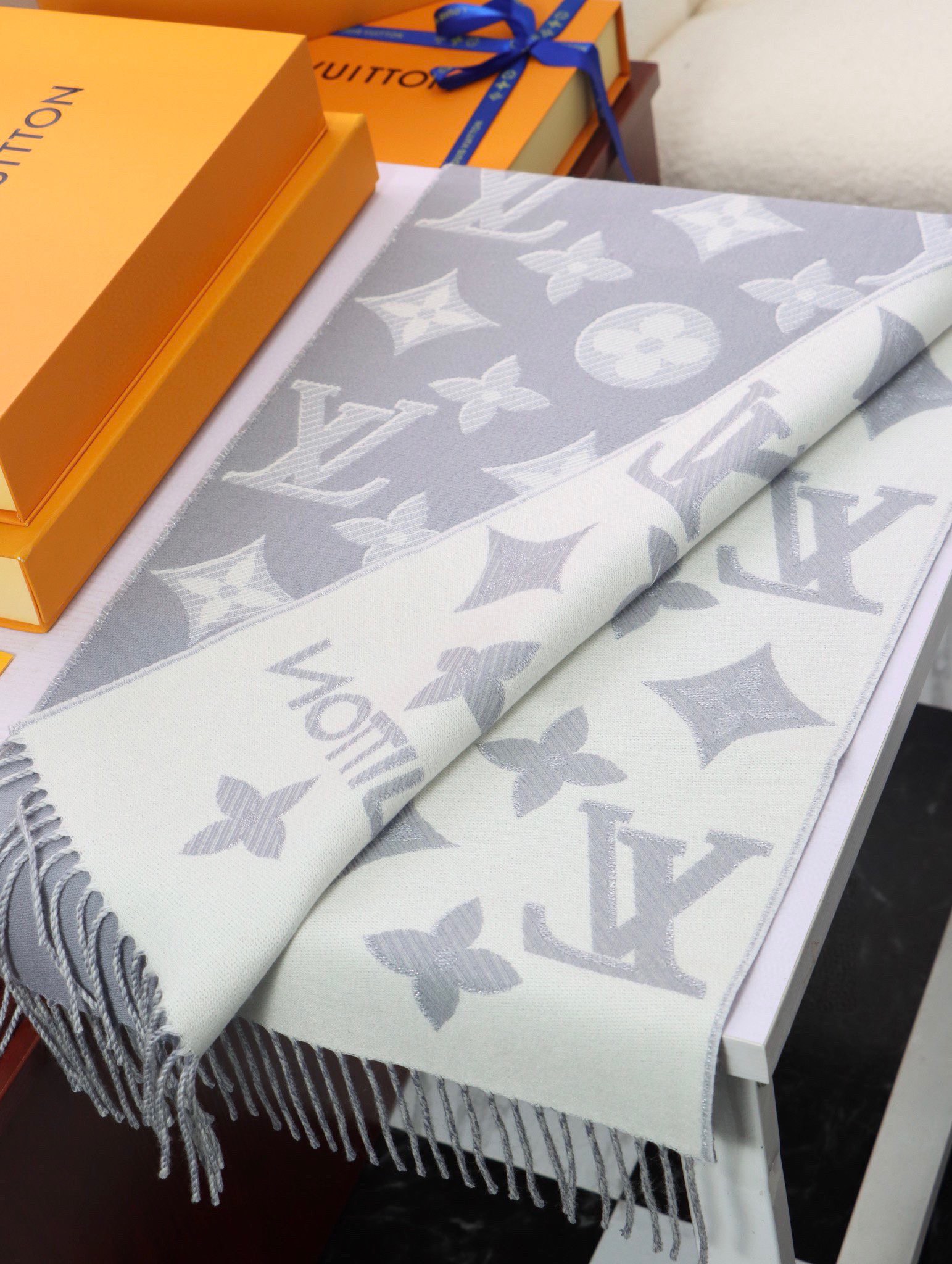 Streetwear Scarf LV 328723 size:32*180cm - vstockx