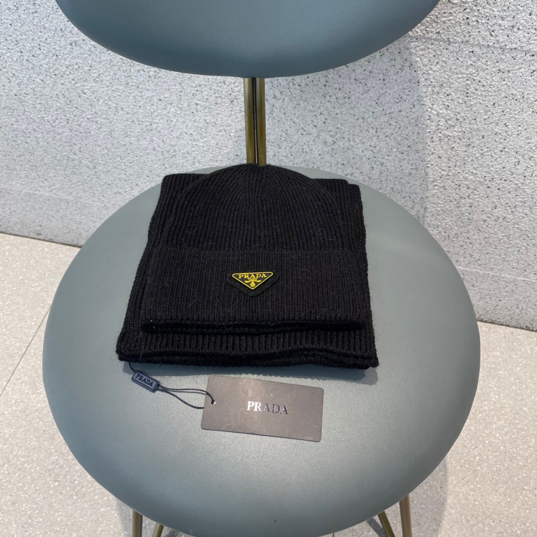 Hat & Scarf Prada 4 - vstockx