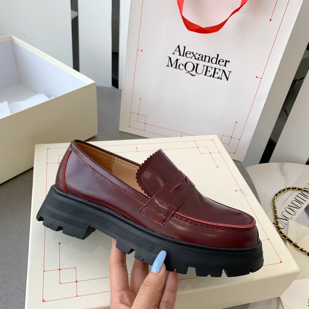 Alexander MCQueen woman is 35-40 - vstockx