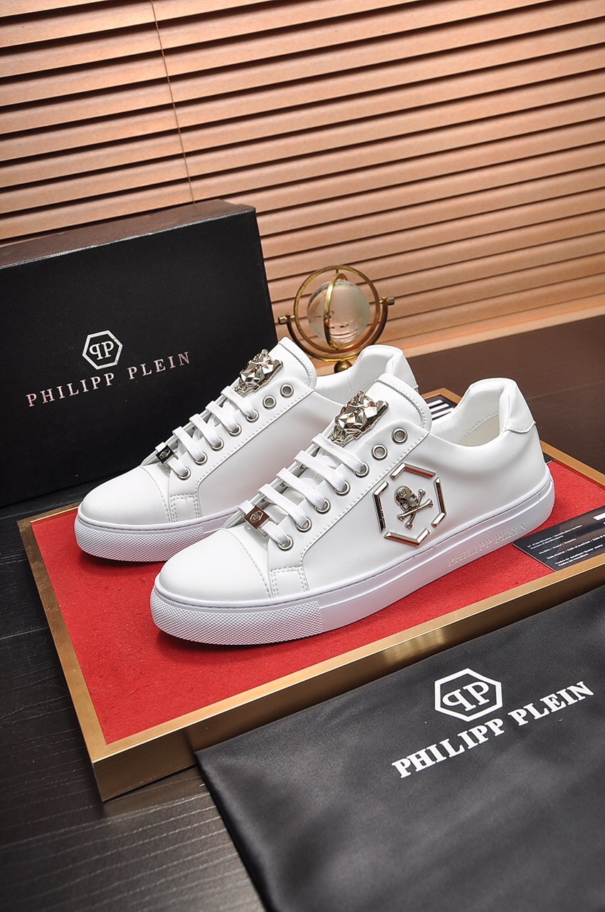 Philipp Plein Low Top Sneakers 14 - vstockx