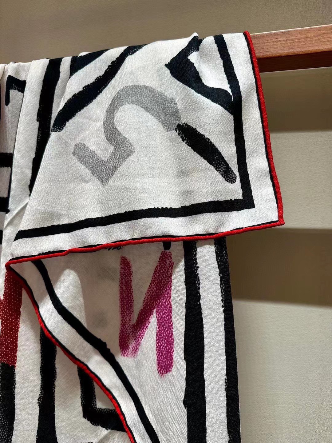 Streetwear Scarf CHANEL 328989 SIZE:110*110cm - vstockx