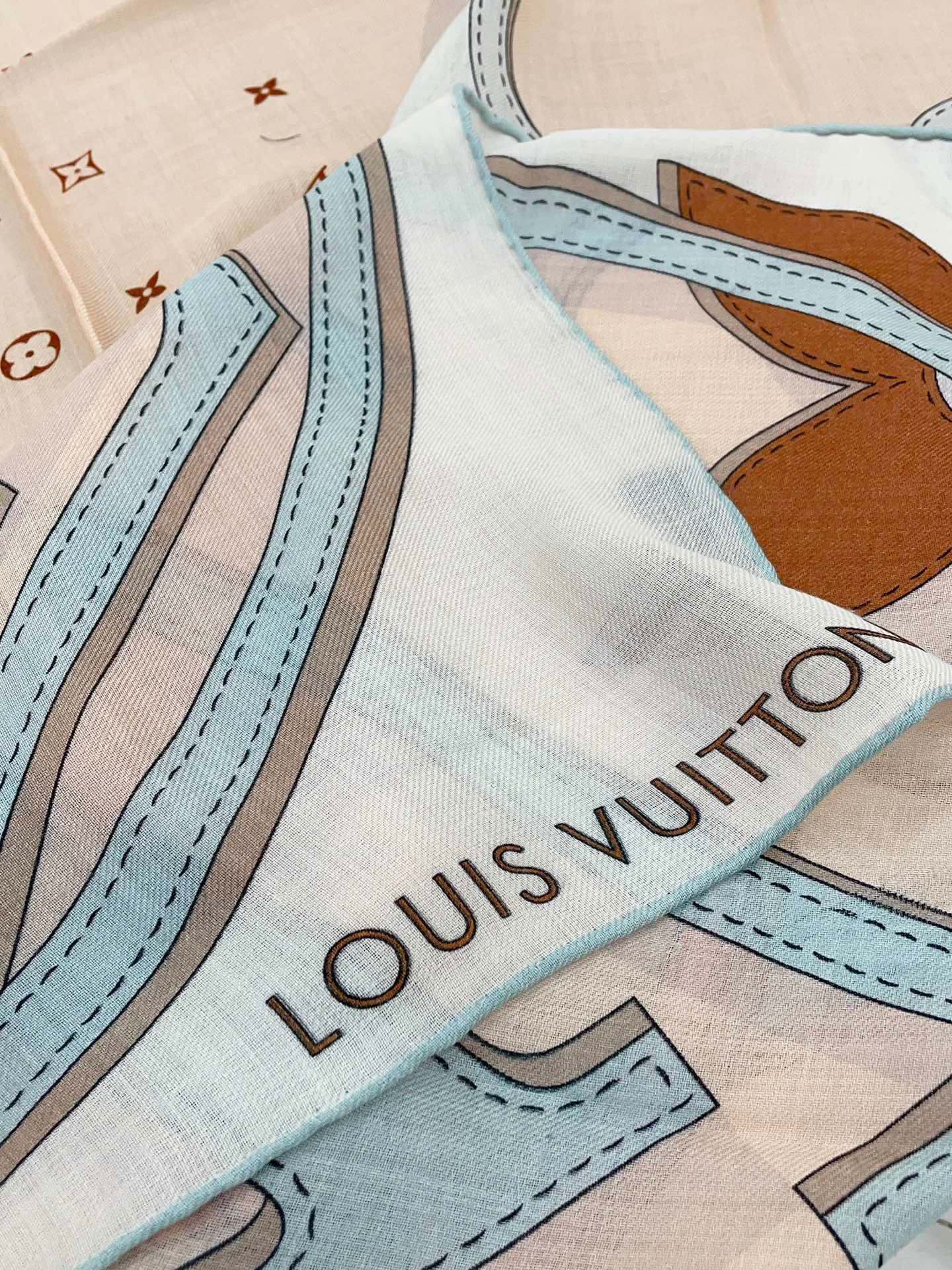 Streetwear Scarf LV 328840 size:140*140cm - vstockx