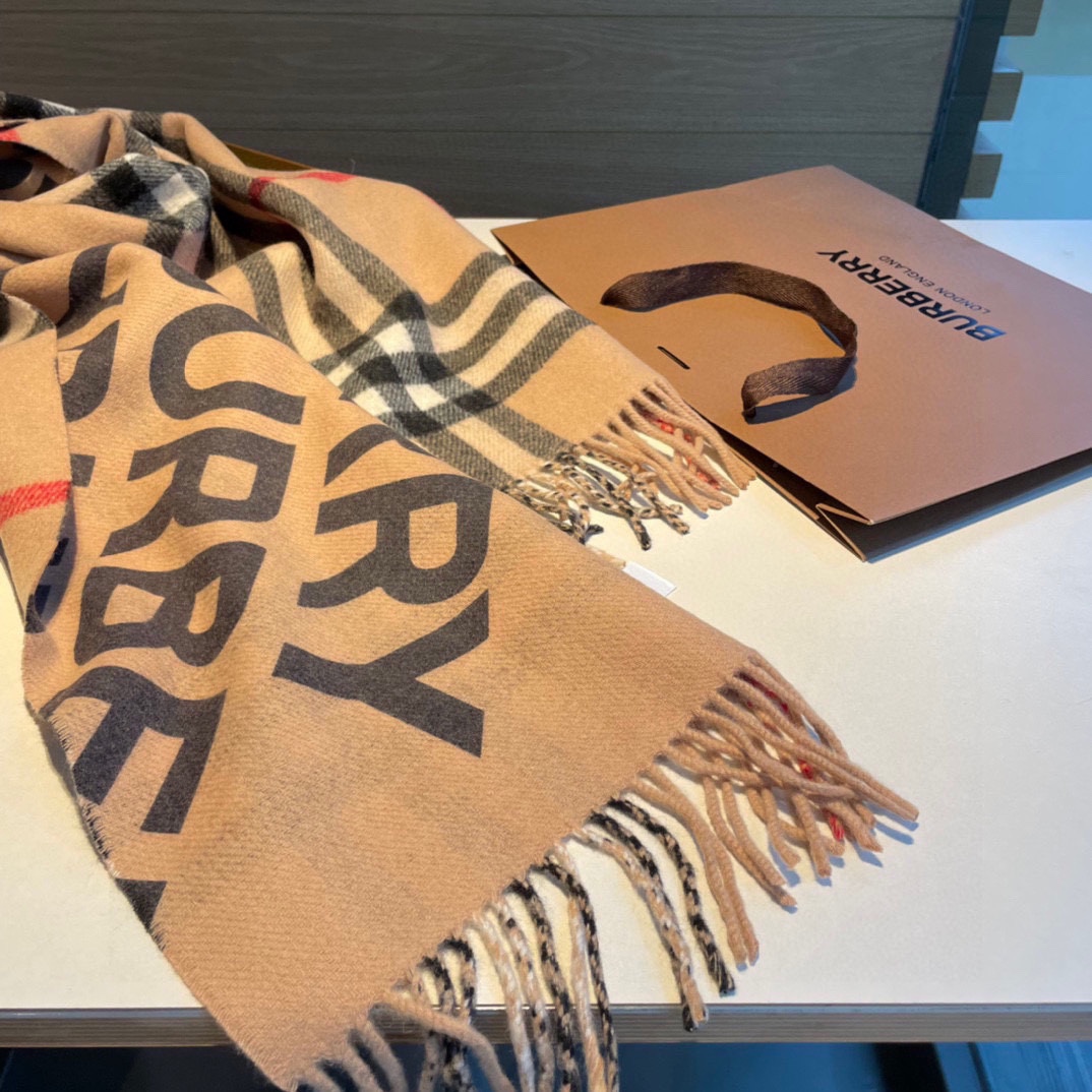 Streetwear Scarf Burberry 329016 SIZE:200 x 32cm - vstockx