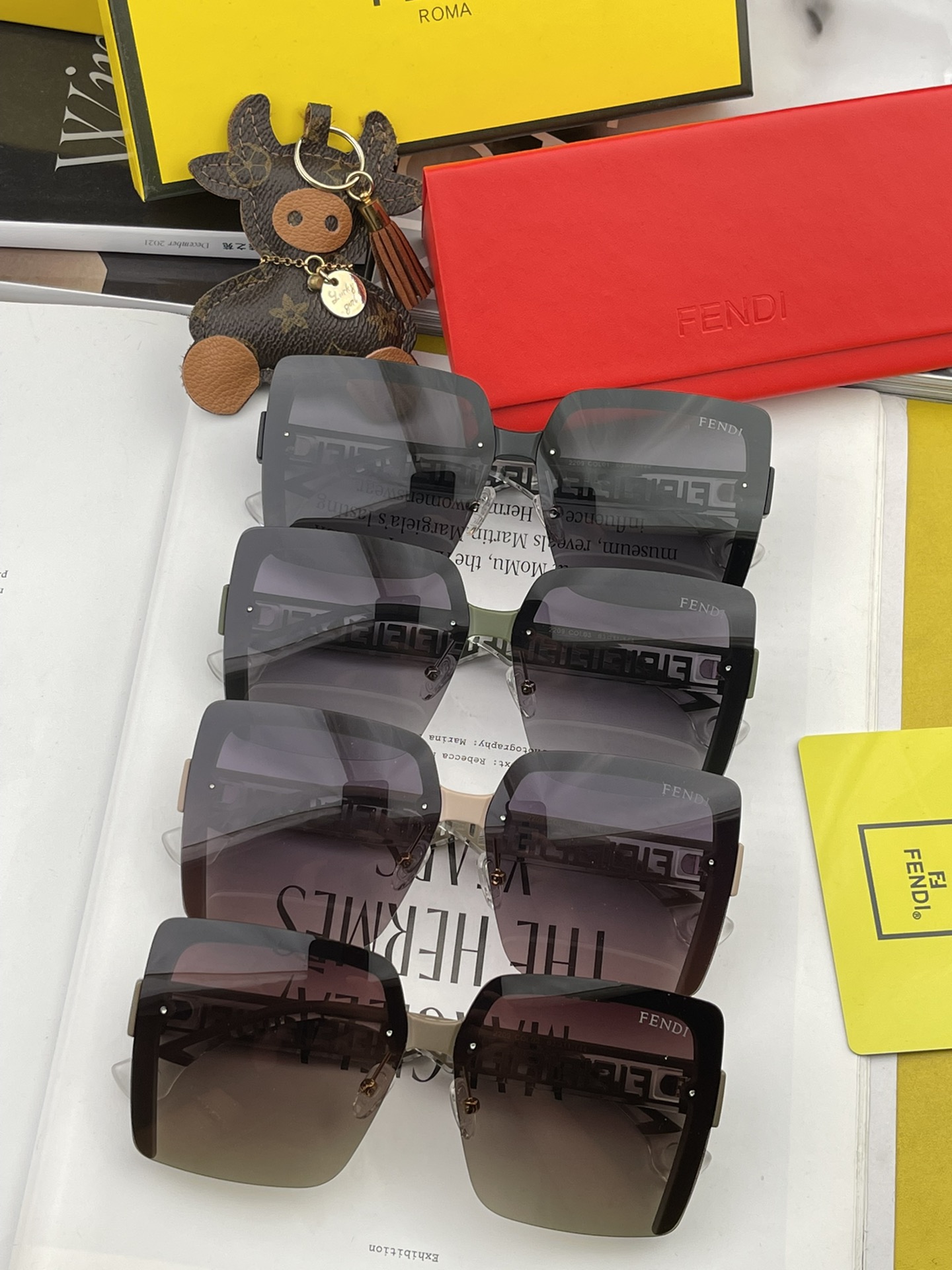 Sunglasses Fendi FD9220 - vstockx