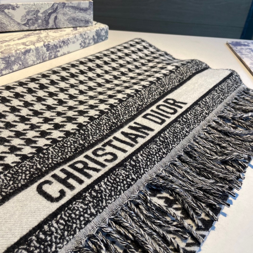 Streetwear Scarf Dior 329019 SIZE:50*200cm - vstockx