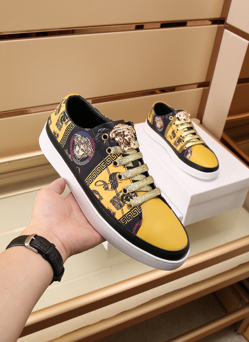 Versace Greca Sneaker 25 - vstockx