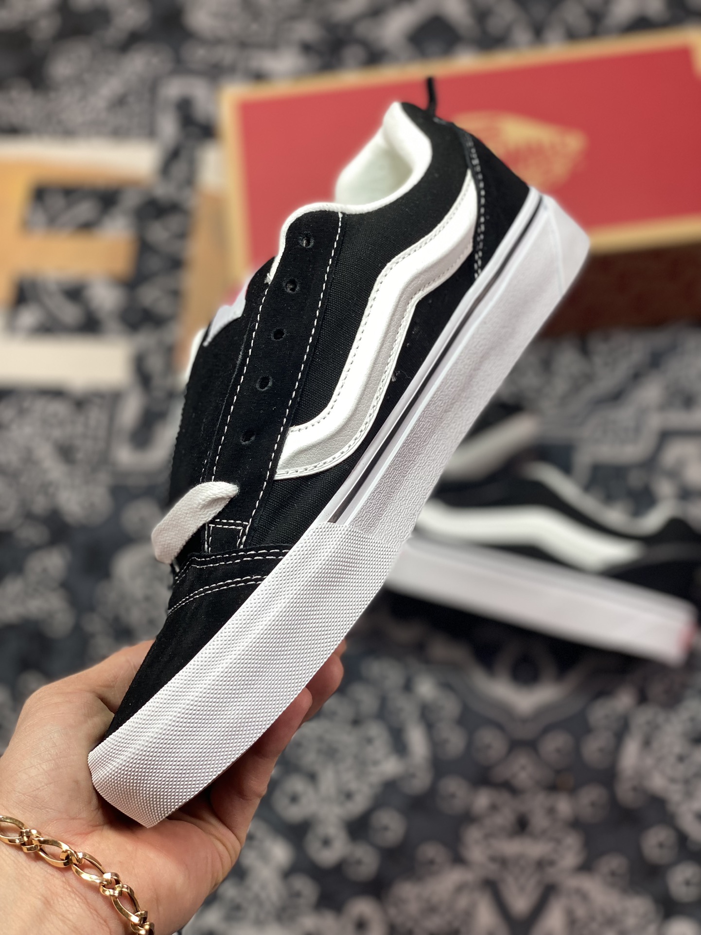 Vans Knu Skool Black White - vstockx
