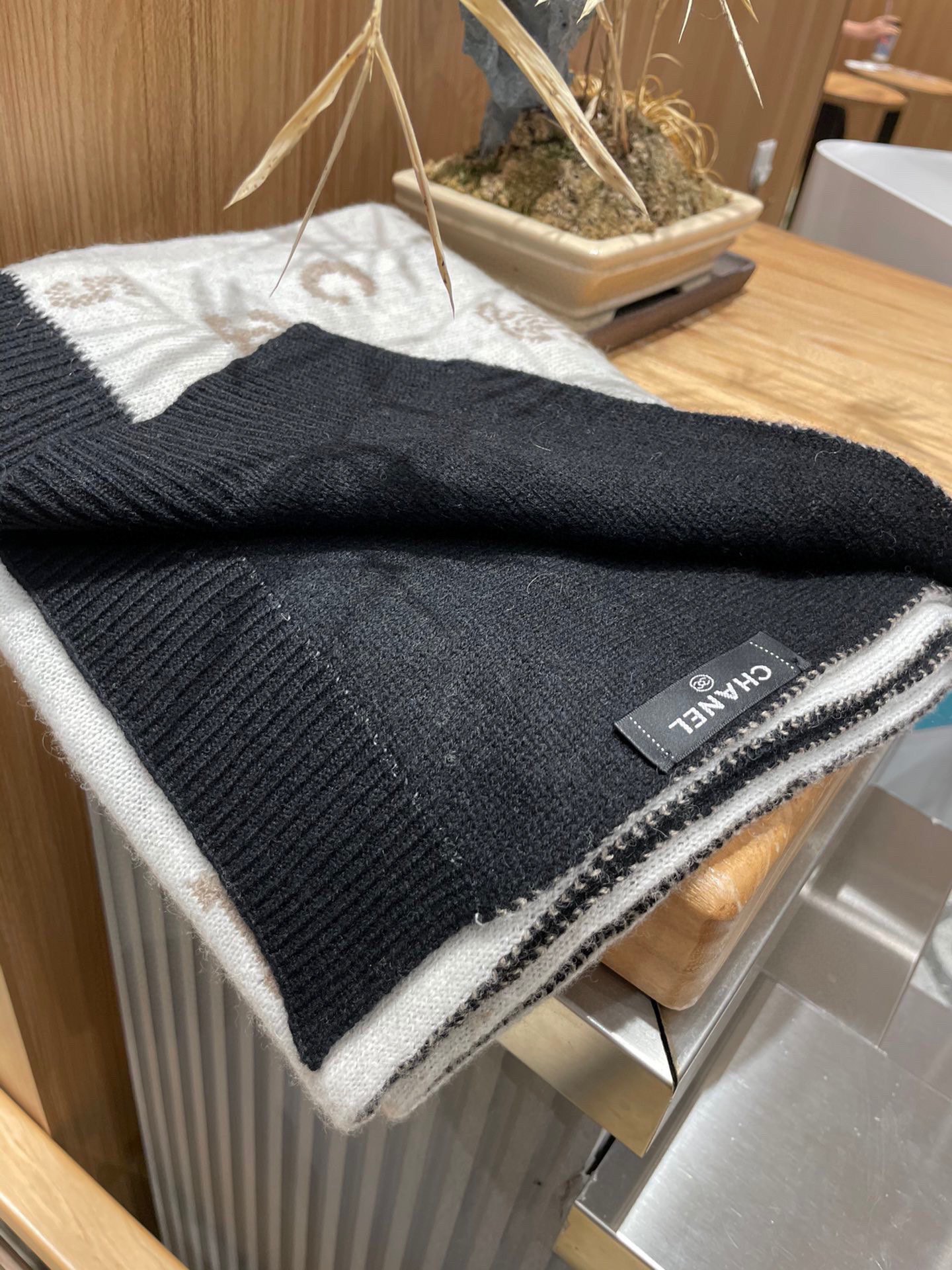 Streetwear Scarf CHANEL 328928 SIZE:35*180cm - vstockx