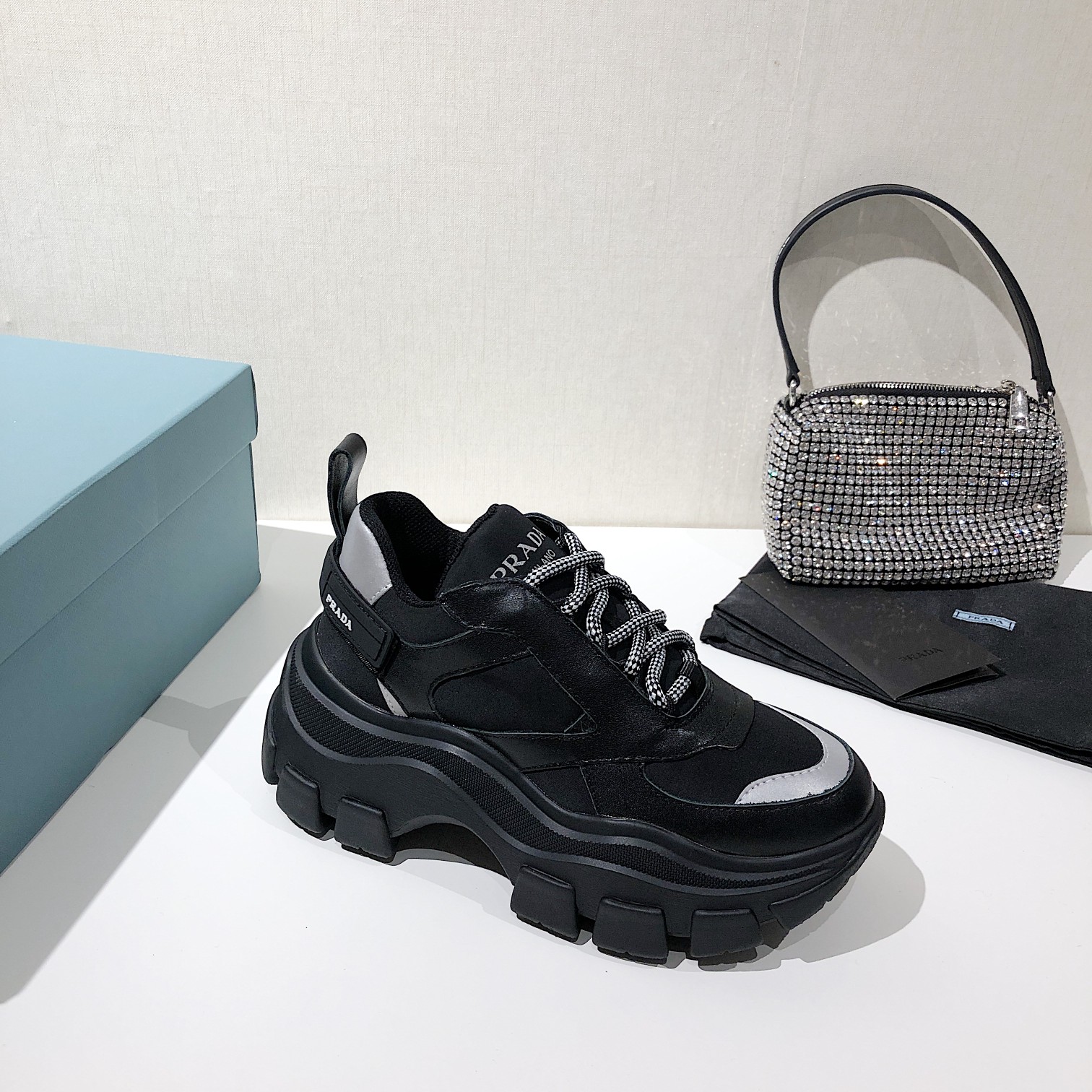 Prada Low Top sneaker 55 - vstockx