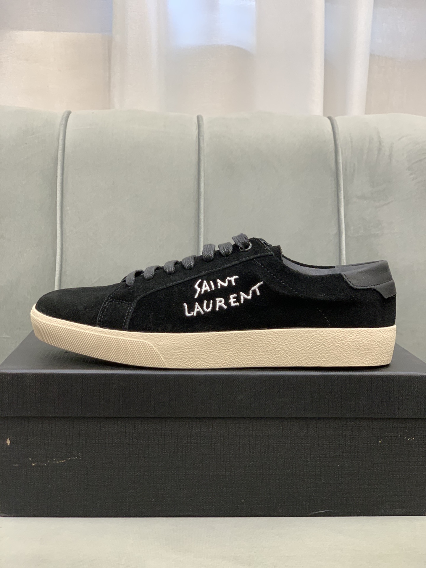 Saint Laurent Court Classic SL/06 sneaker 3 - vstockx