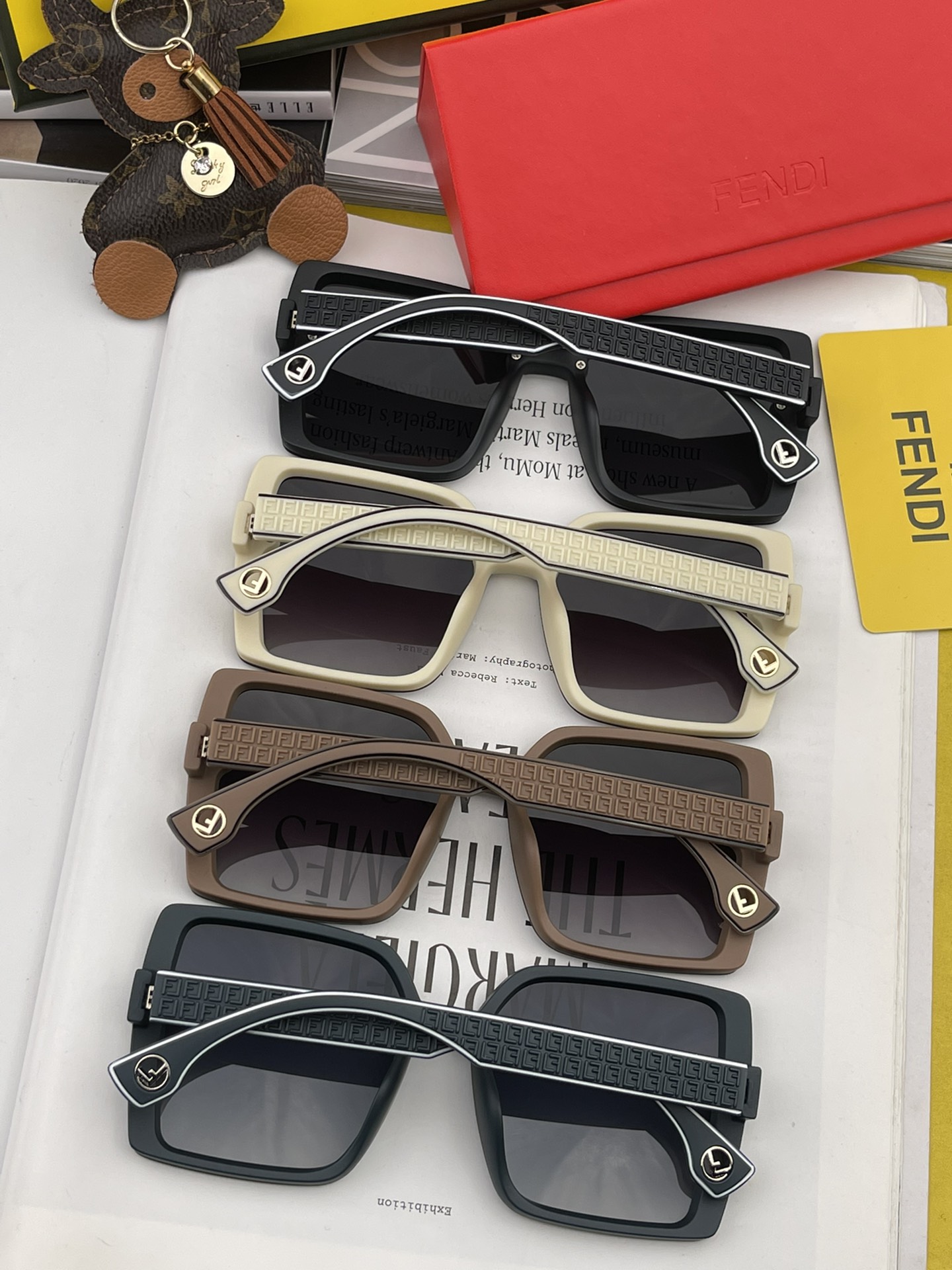 Sunglasses Fendi FD1970 - vstockx