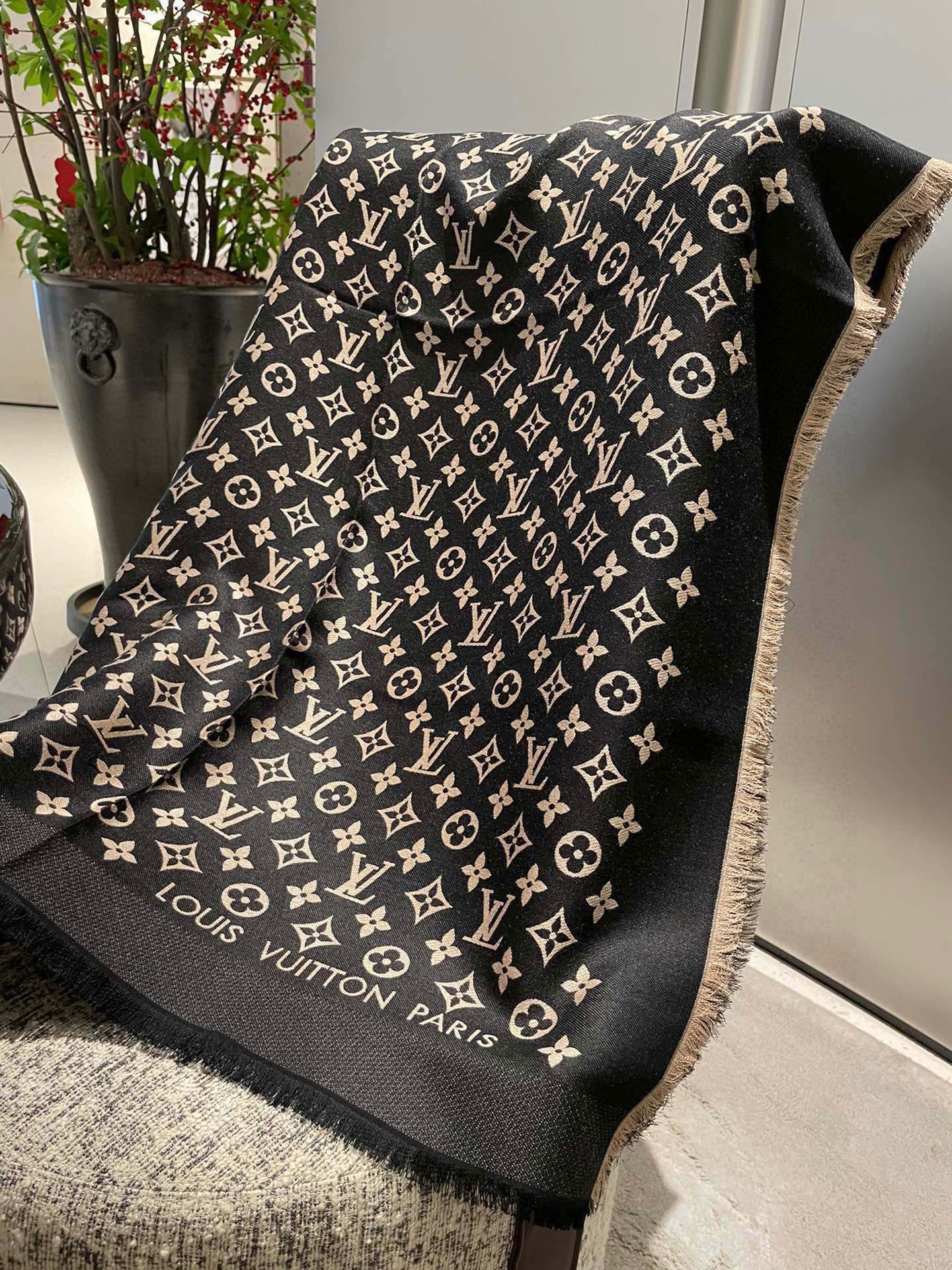 Streetwear Scarf LV 328954 SIZE:70*200cm - vstockx