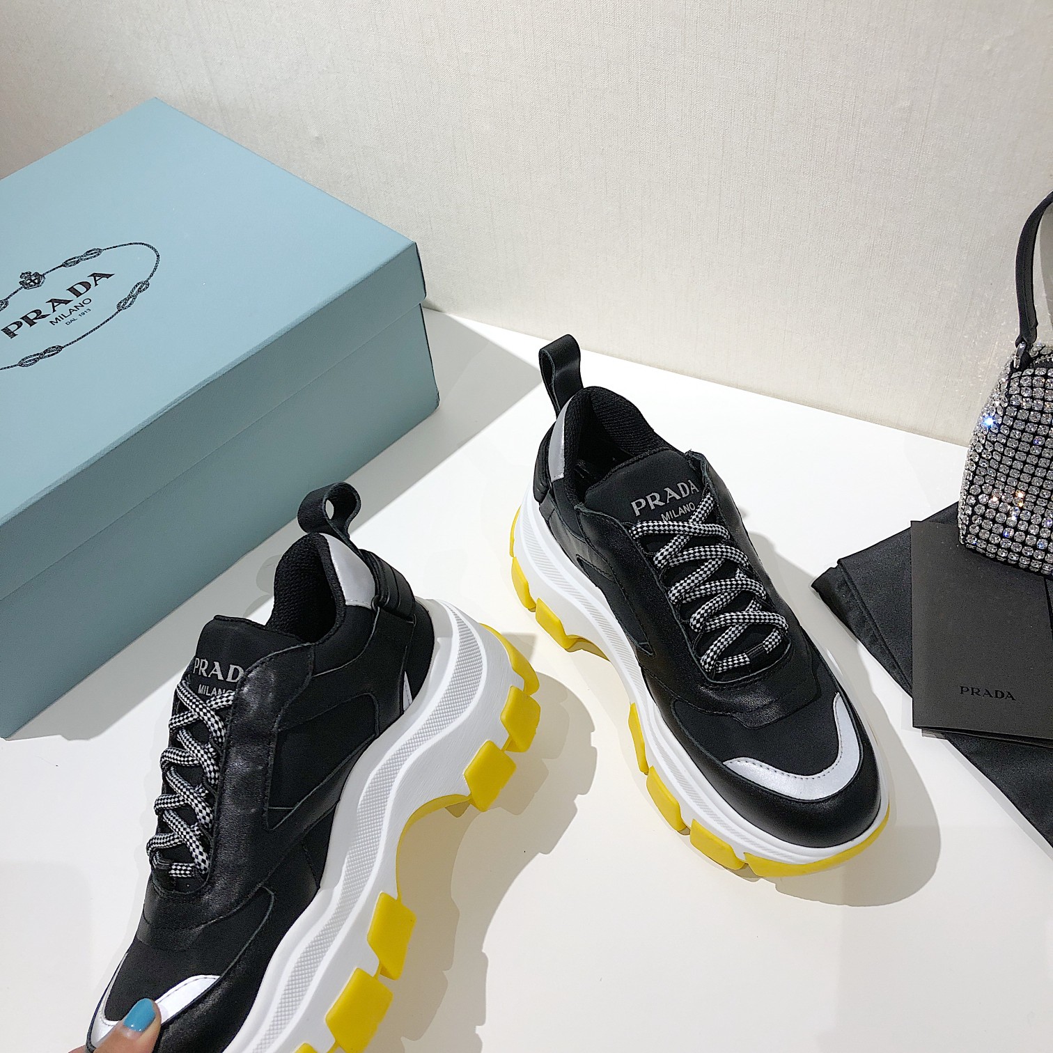 Prada Low Top sneaker 59 - vstockx