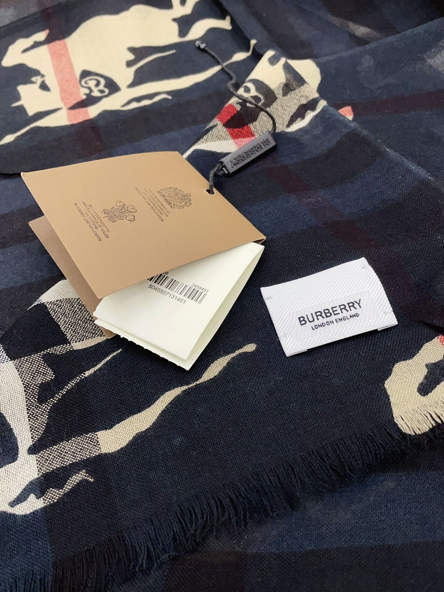 Streetwear Scarf Burberry 328773 SIZE:220cm*70cm - vstockx