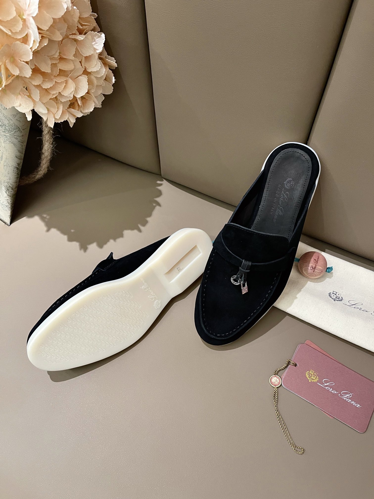 Loro Piana shoes 259 - vstockx