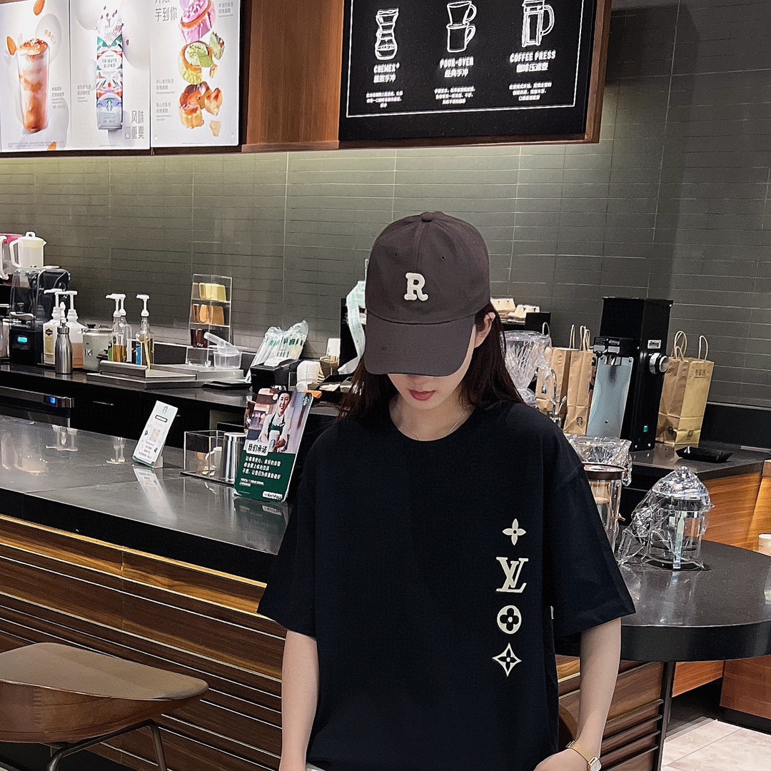 Clothes Louis Vuitton 441 - vstockx