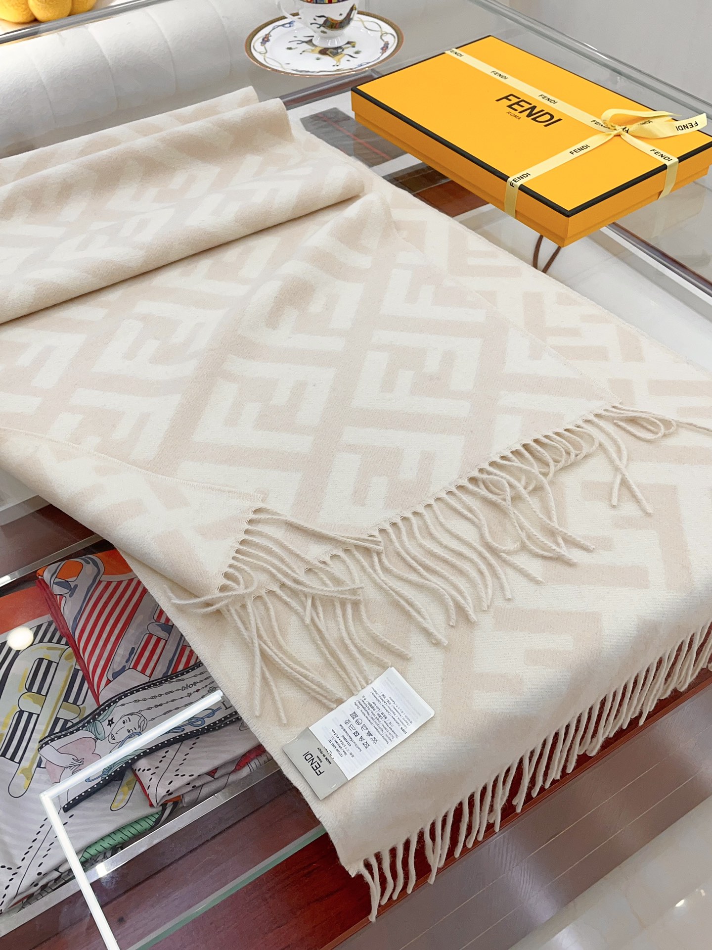 Streetwear Hat Fendi 328870 - vstockx