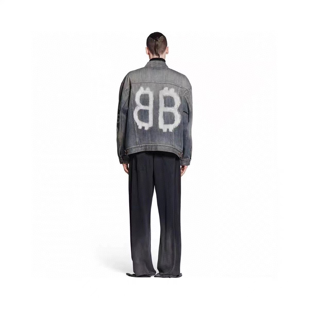 Clothes Balenciaga 137 - vstockx
