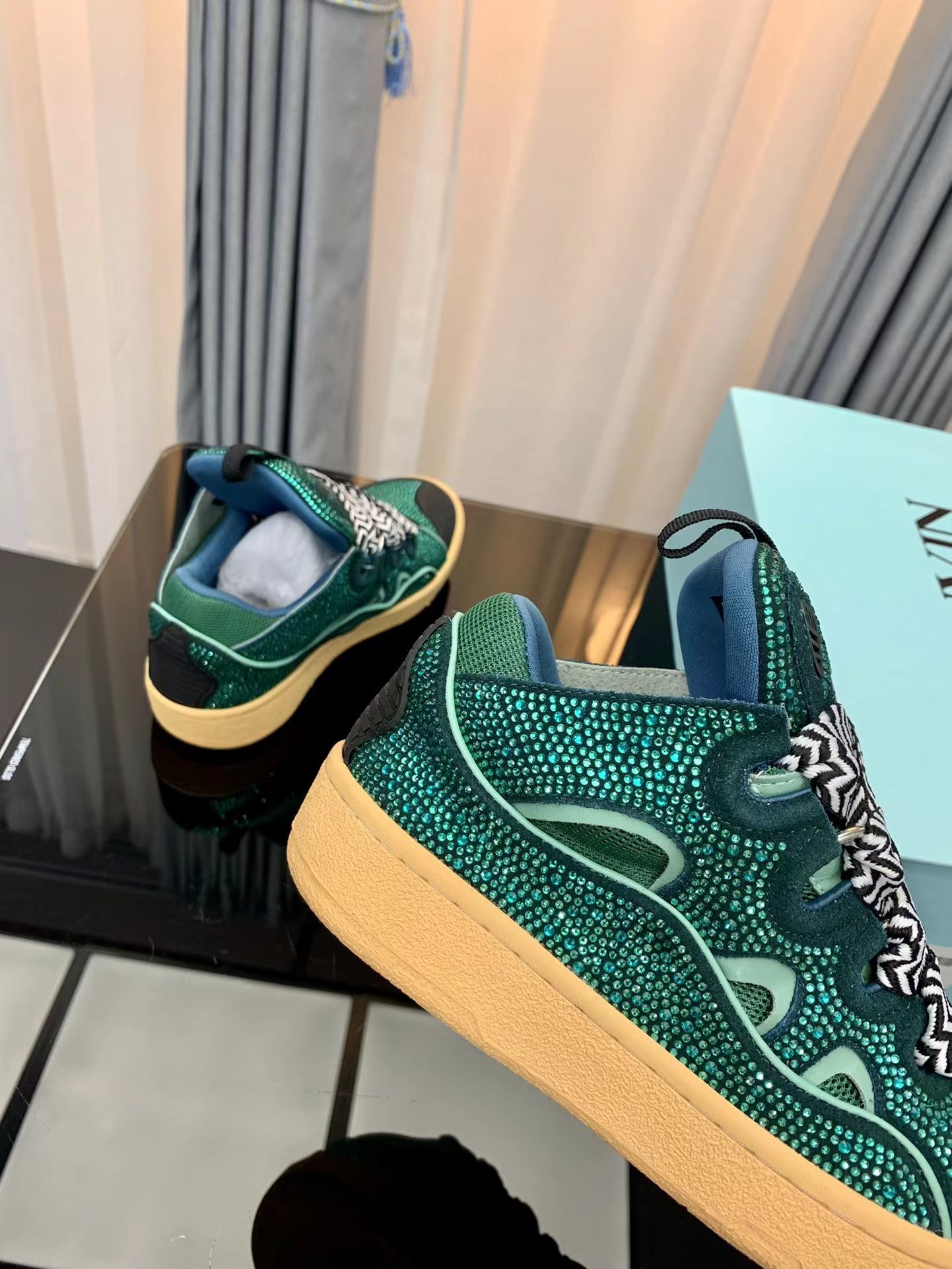 Lanvin Leather Curb Blue sequins - vstockx