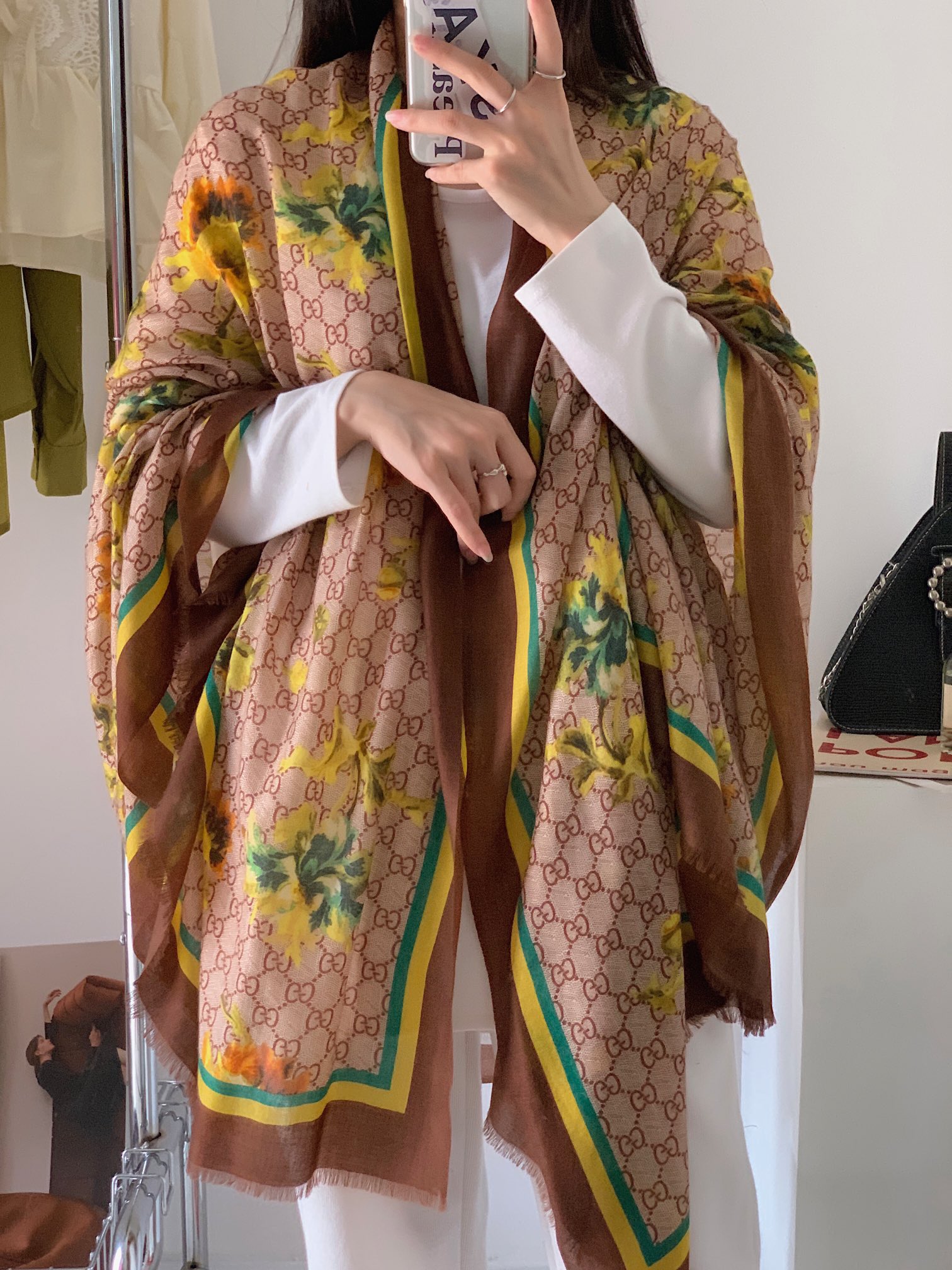 Streetwear Scarf GUCCI 328982 SIZE:110*200cm - vstockx