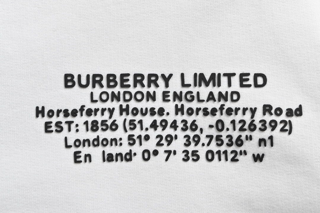 Clothes Burberry 811 - vstockx
