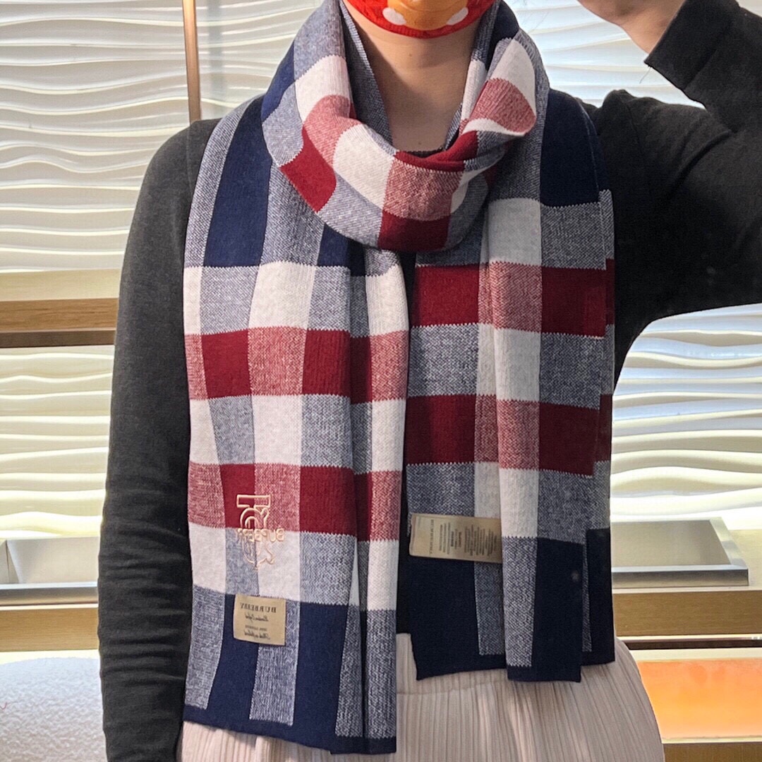 Streetwear Scarf BURBERRY 329078 size:30*180cm - vstockx
