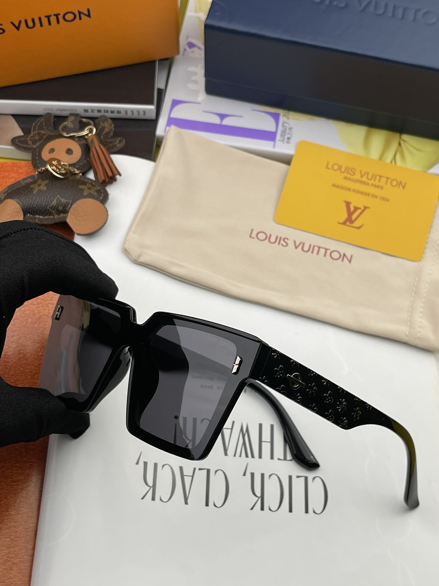 Sunglasses Louis Vuitton L1211 - vstockx