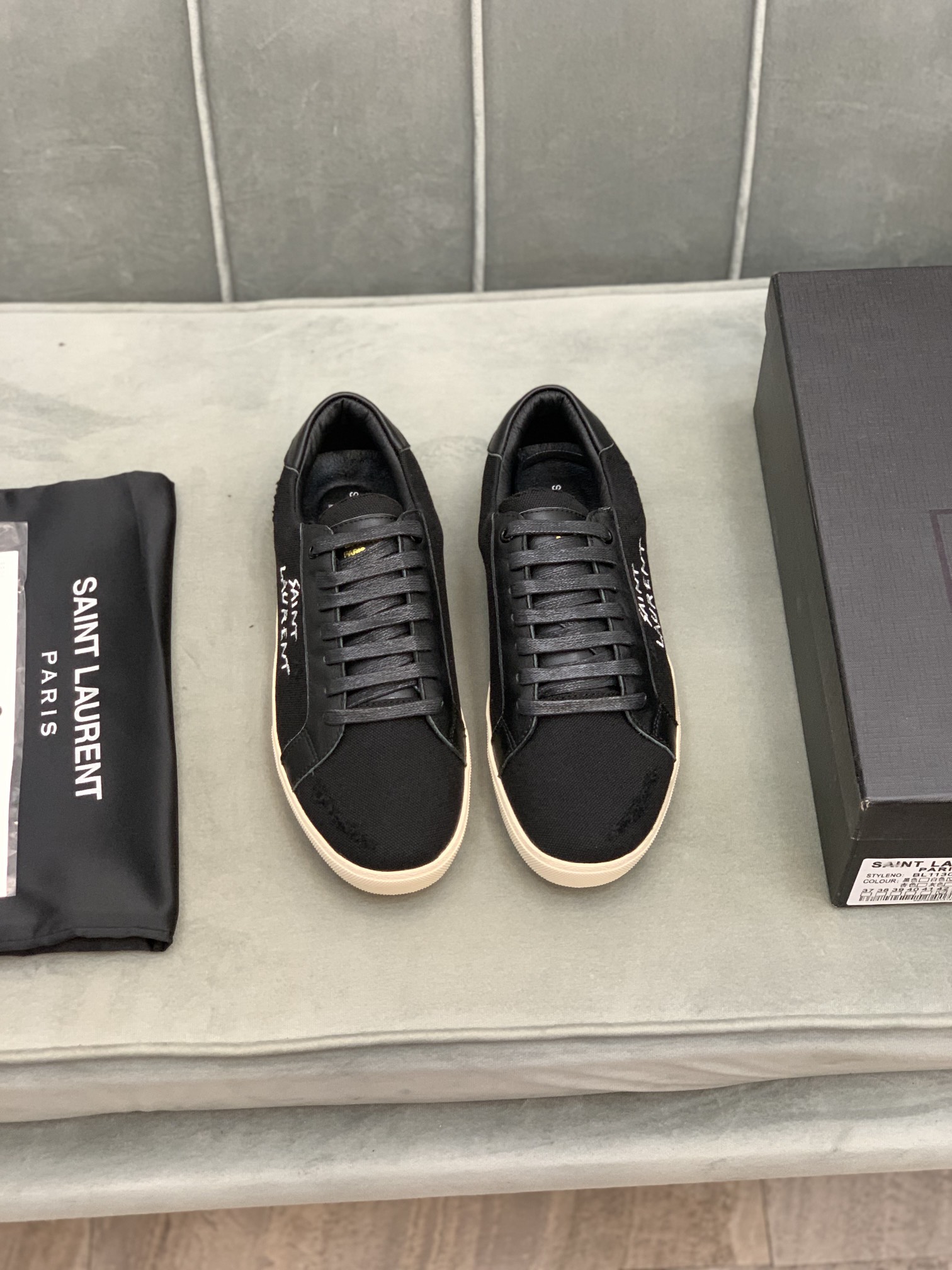 Saint Laurent Court Classic SL/06 sneaker 2 - vstockx