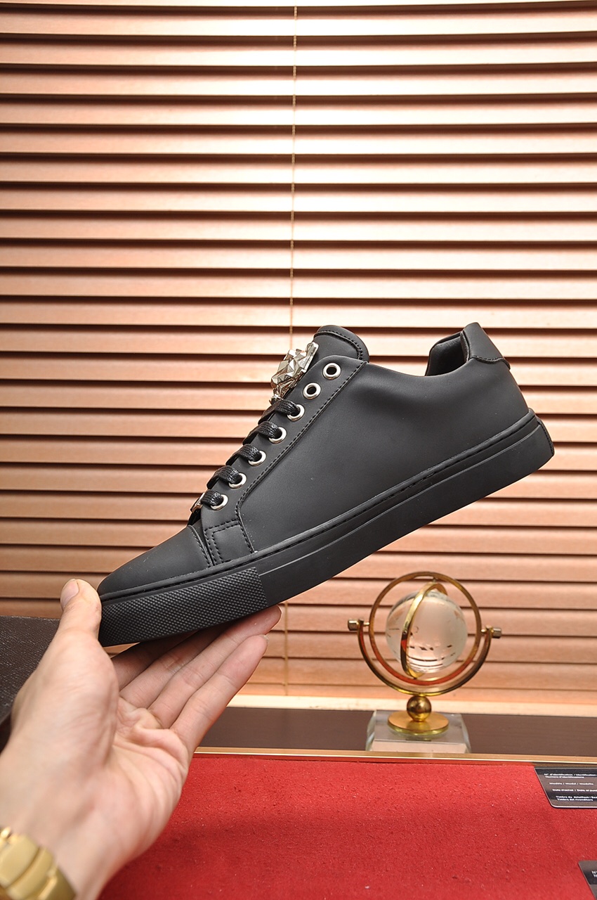 Philipp Plein Low Top Sneakers 12 - vstockx