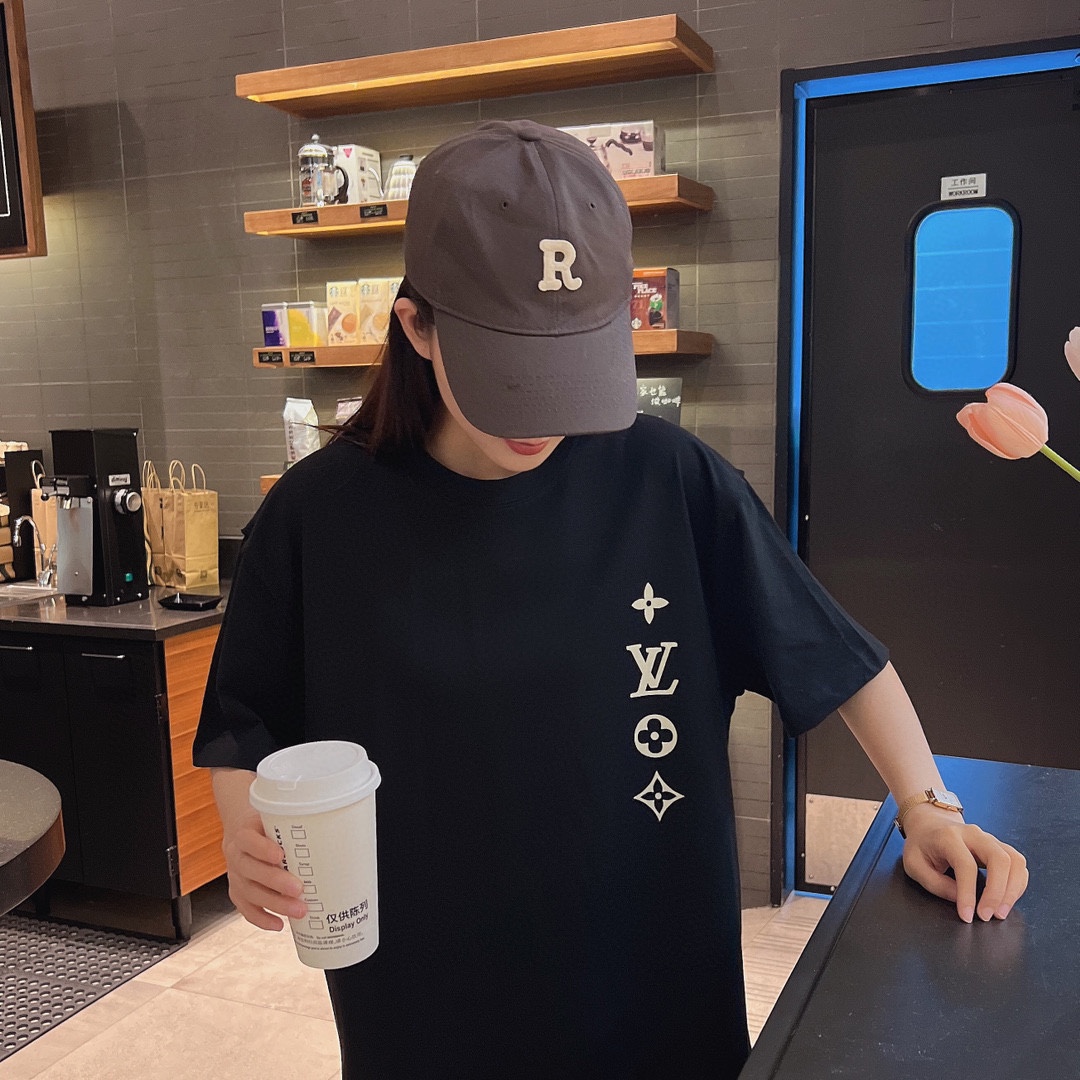 Clothes Louis Vuitton 441 - vstockx